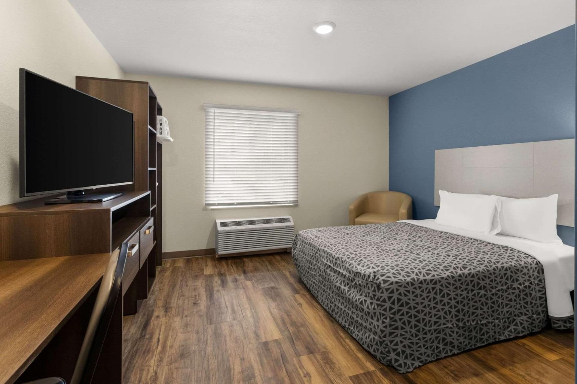 WoodSpring Suites Bowling Green I-65 gallery photo in Bowling Green, KY — image 18