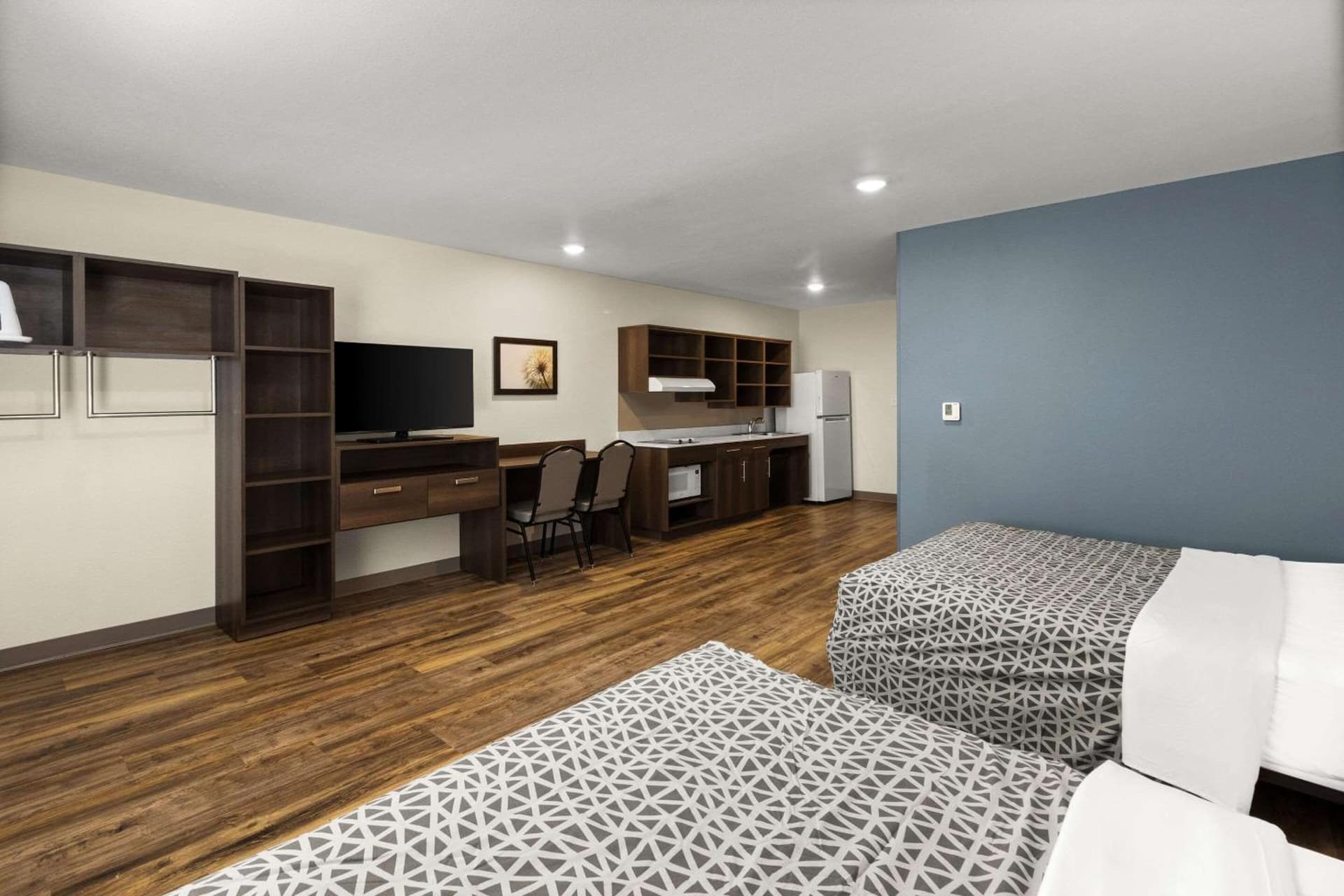 WoodSpring Suites Bowling Green I-65 gallery photo in Bowling Green, KY — image 8