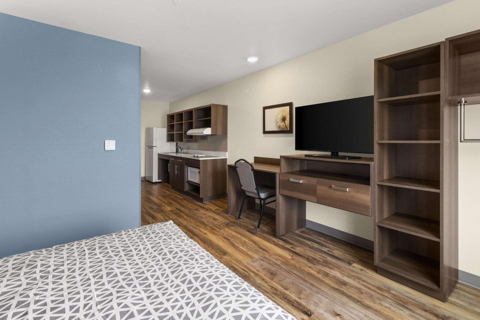 WoodSpring Suites Bowling Green I-65 gallery photo in Bowling Green, KY — image 15
