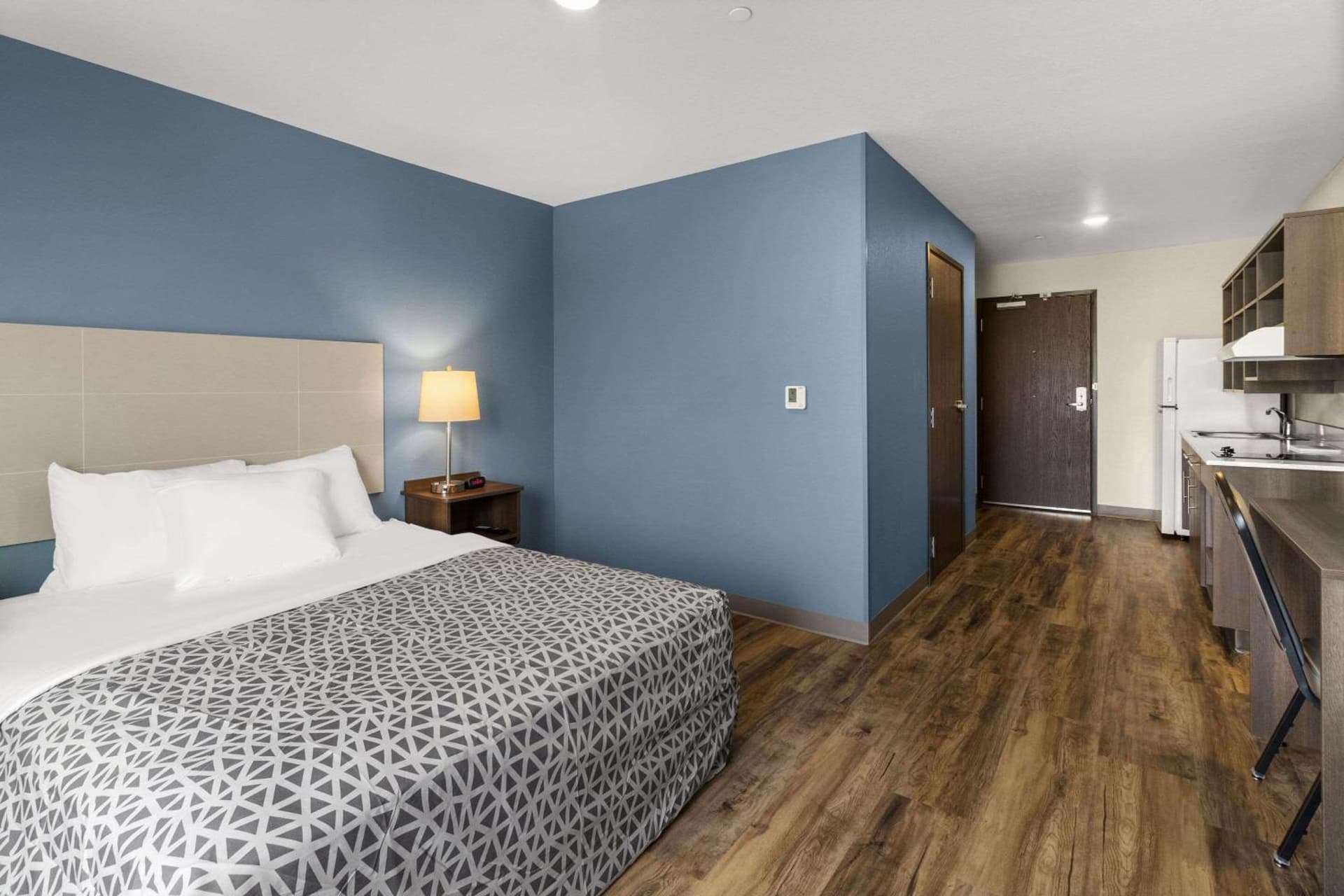 WoodSpring Suites Bowling Green I-65 gallery photo in Bowling Green, KY — image 24