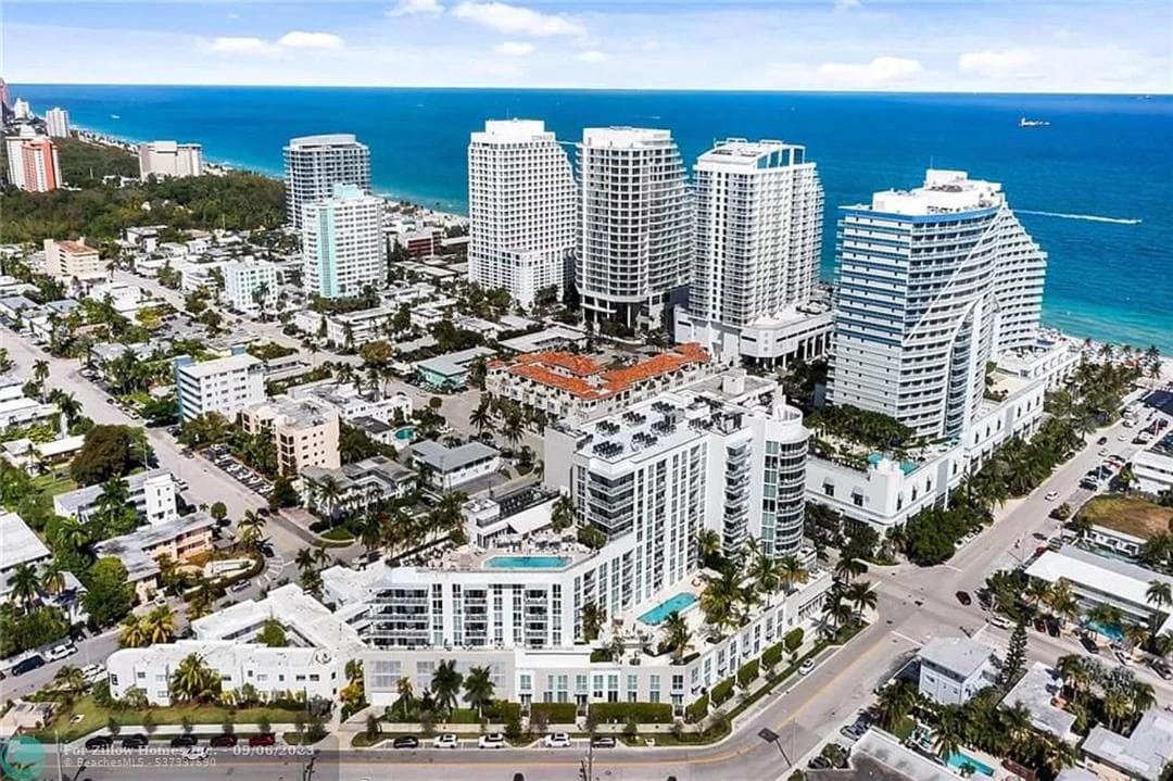 The Glamour of Upscale Downtown Ft. Lauderdale interior in Fort Lauderdale, FL — gallery photo 2