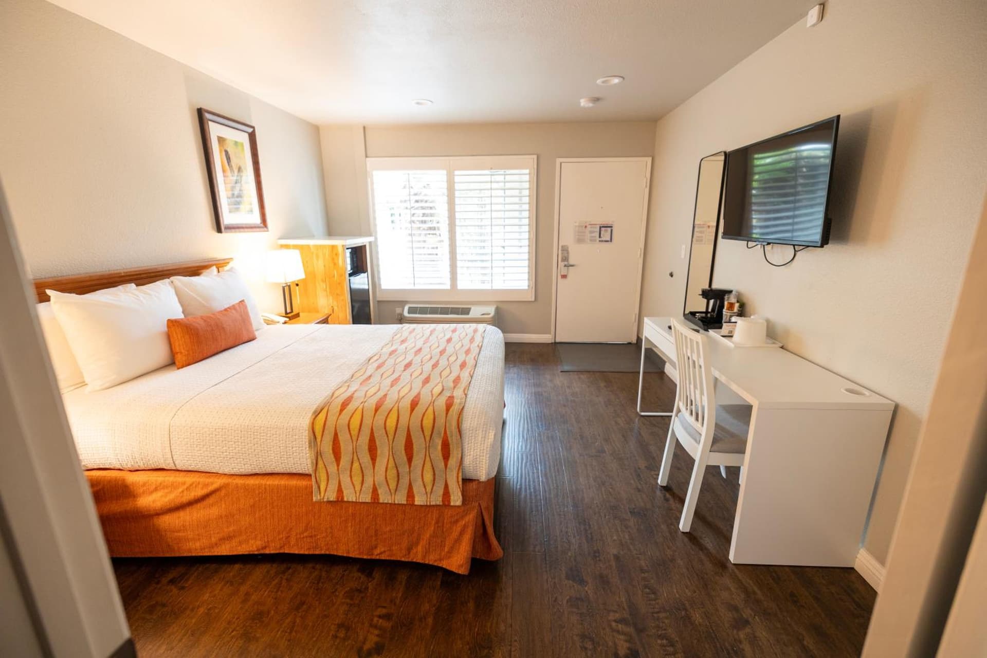 Alamo Inn and Suites - Convention Center gallery photo in Anaheim, CA — image 14