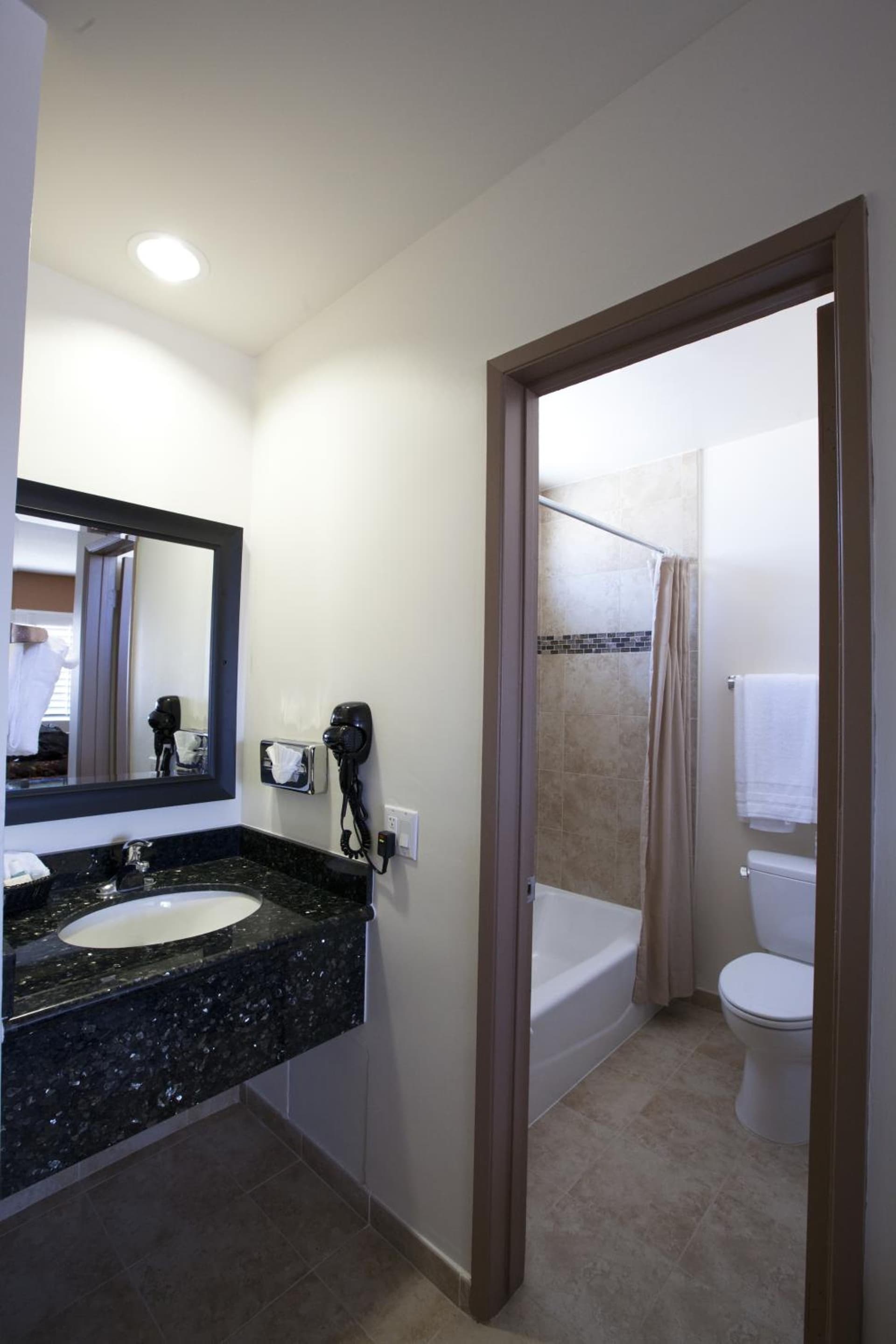 Dunes Inn - Sunset gallery photo in Los Angeles, CA — image 6