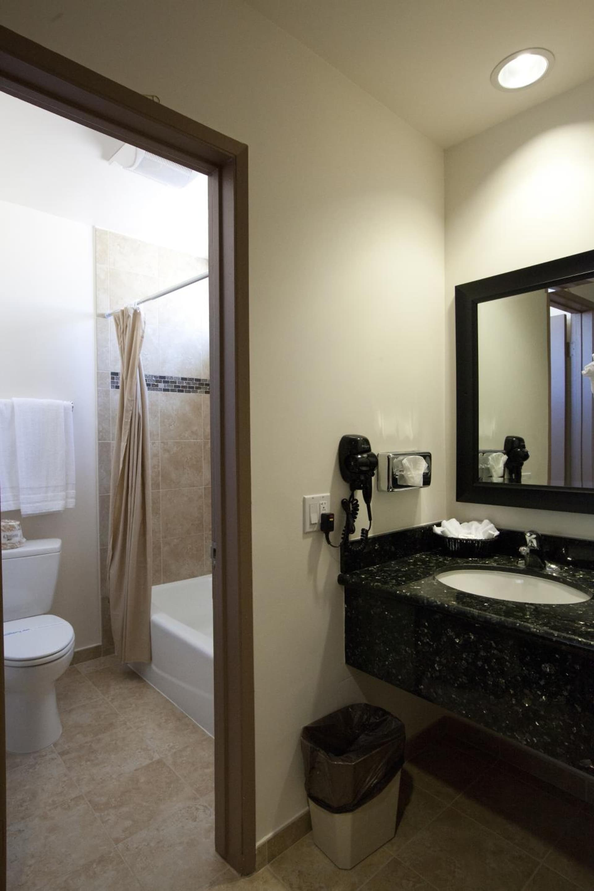 Dunes Inn - Sunset gallery photo in Los Angeles, CA — image 31