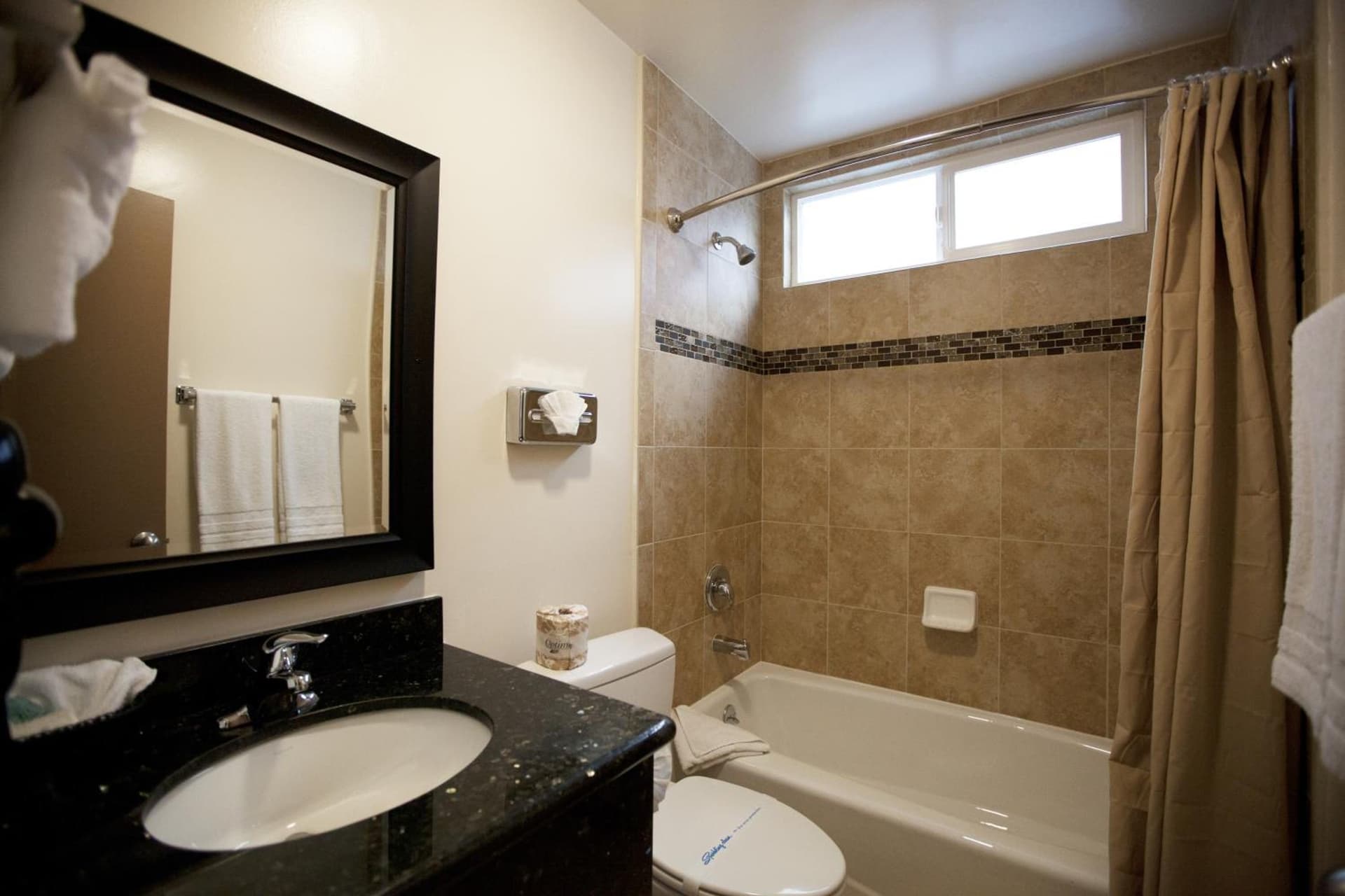 Dunes Inn - Sunset gallery photo in Los Angeles, CA — image 32