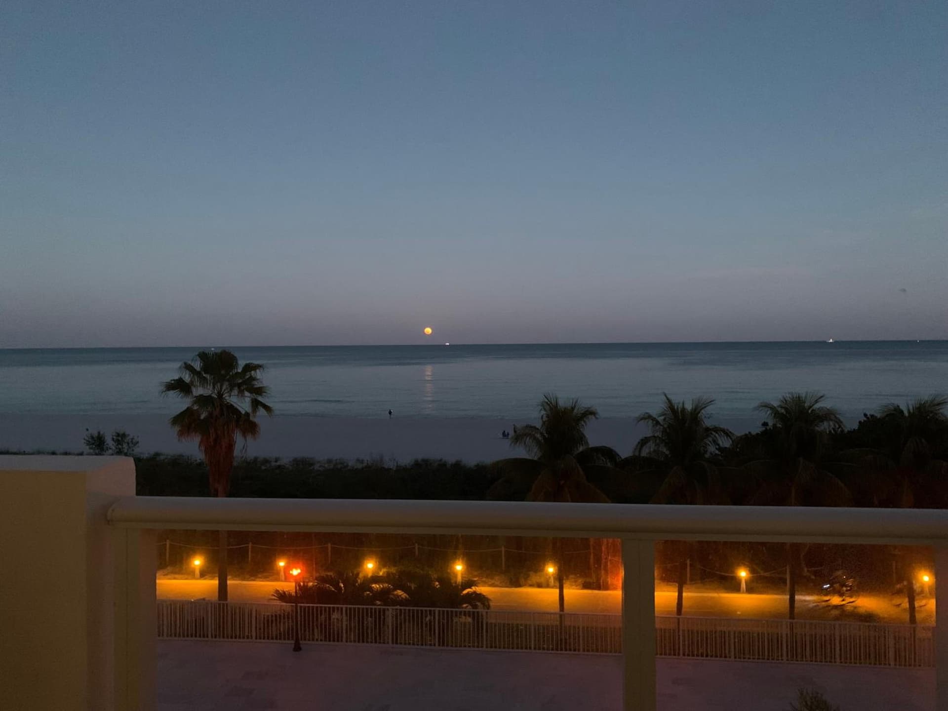 Pavilion interior in Miami Beach, FL — gallery photo 2