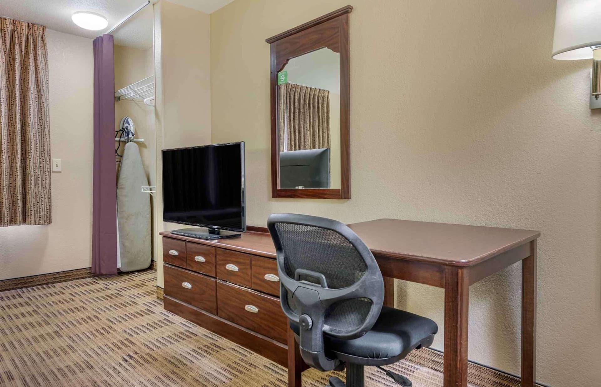 Extended Stay America Suites - San Jose - Santa Clara gallery photo in San Jose, CA — image 13