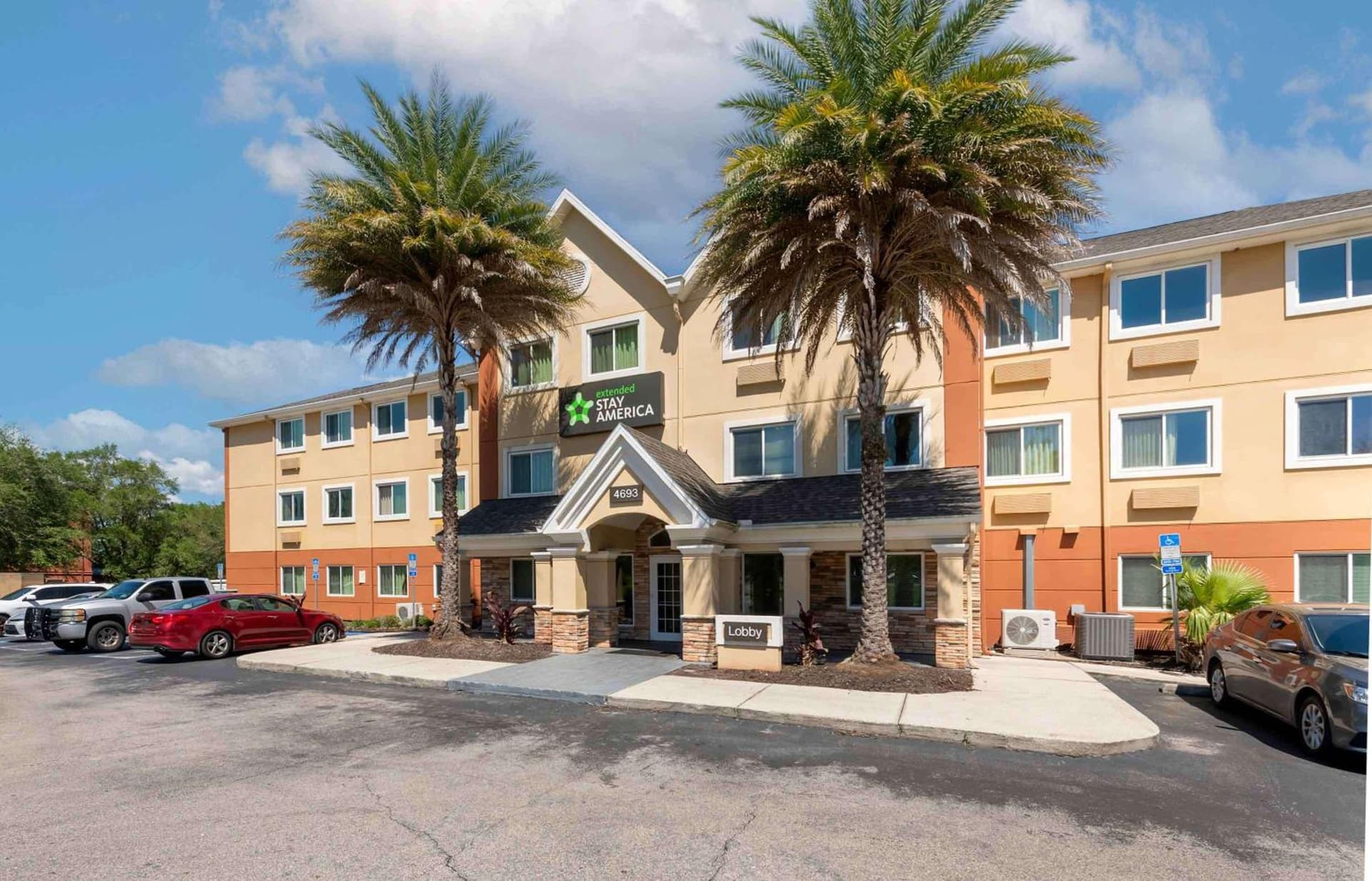 Southpoint Suites Jacksonville interior in Jacksonville, FL — gallery photo 2