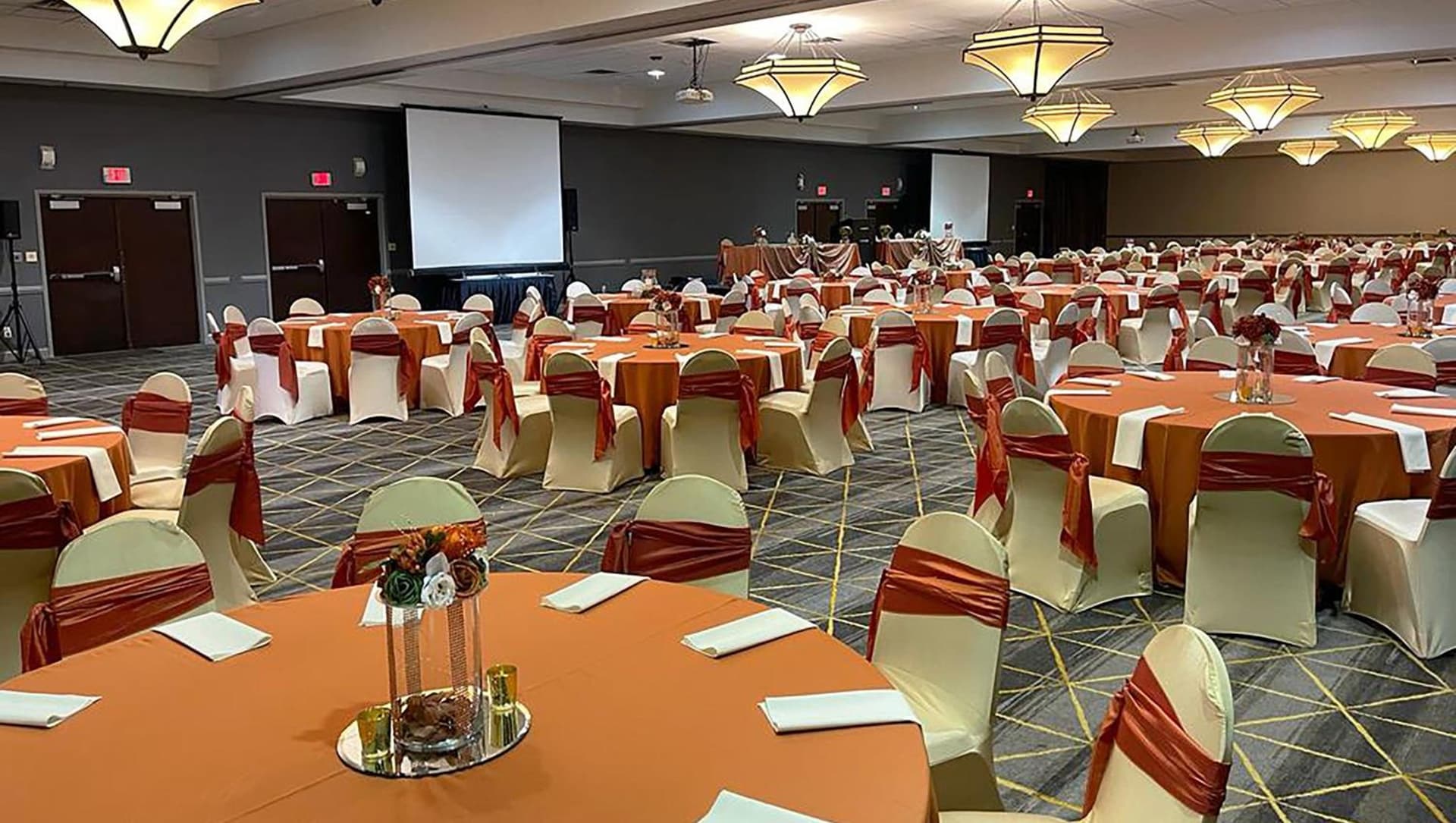 Wyndham Flint MI/Grand Blanc/Bishop Airport/Conference Ct property views in Flint, MI — gallery photo 3