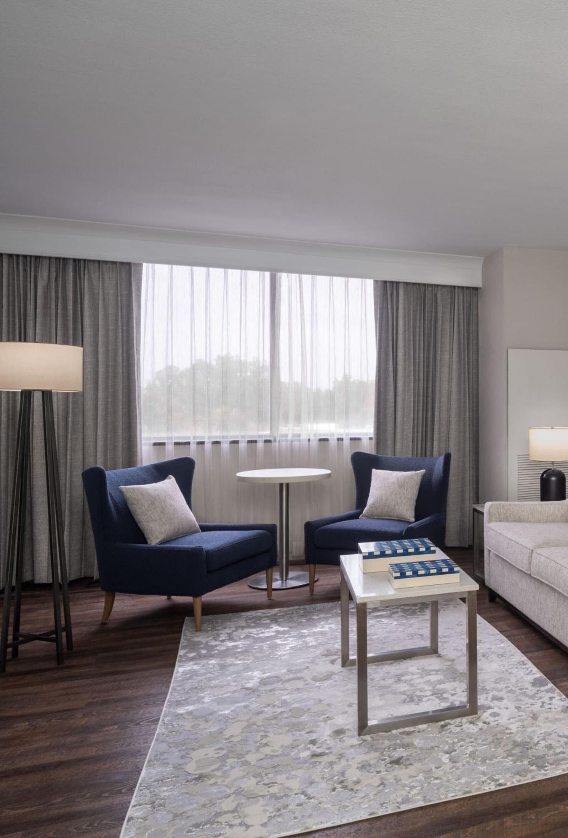 Delta Hotels by Marriott Jacksonville Deerwood gallery photo in Jacksonville, FL — image 57