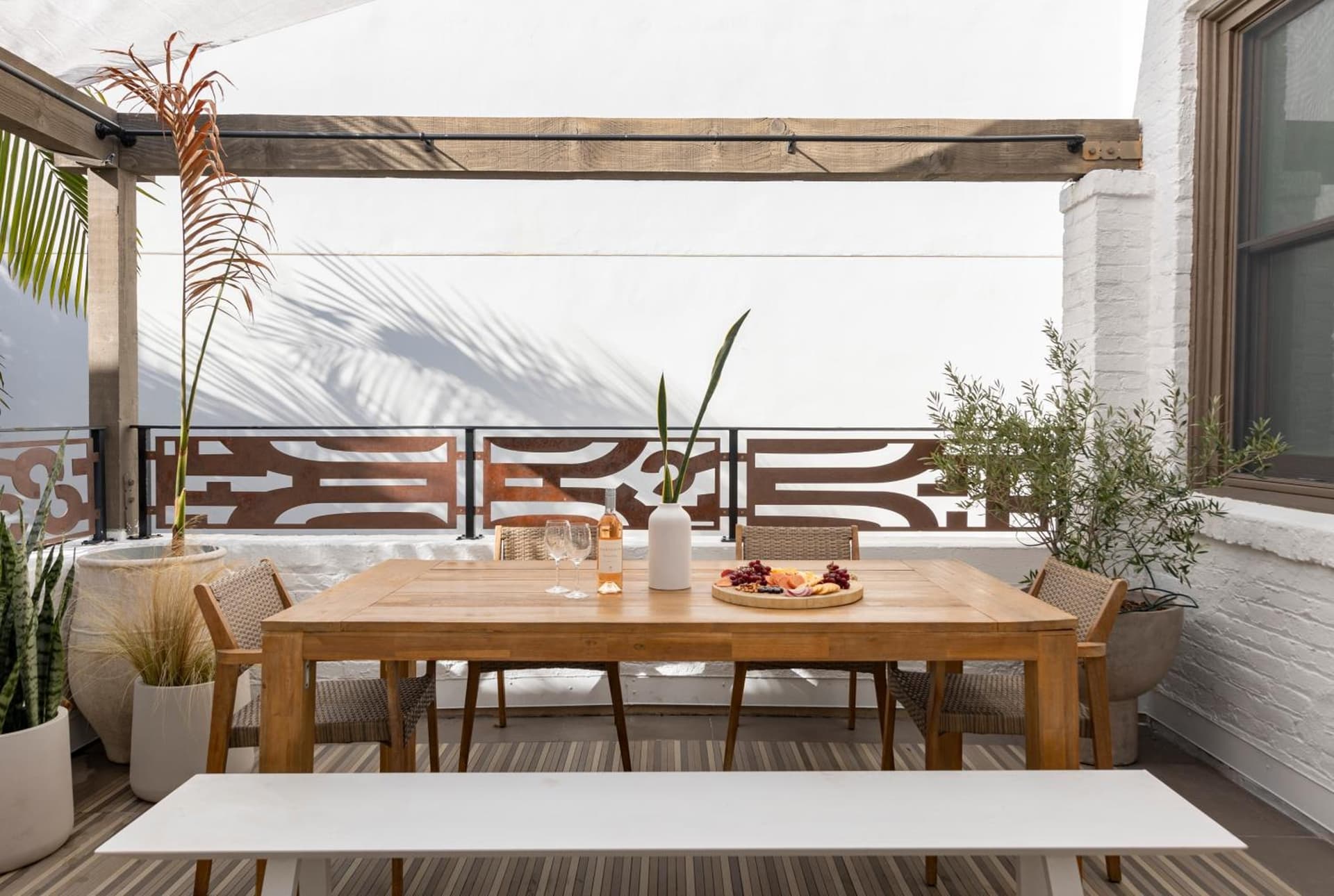 Riviera Beach House interior in Santa Barbara, CA — gallery photo 2