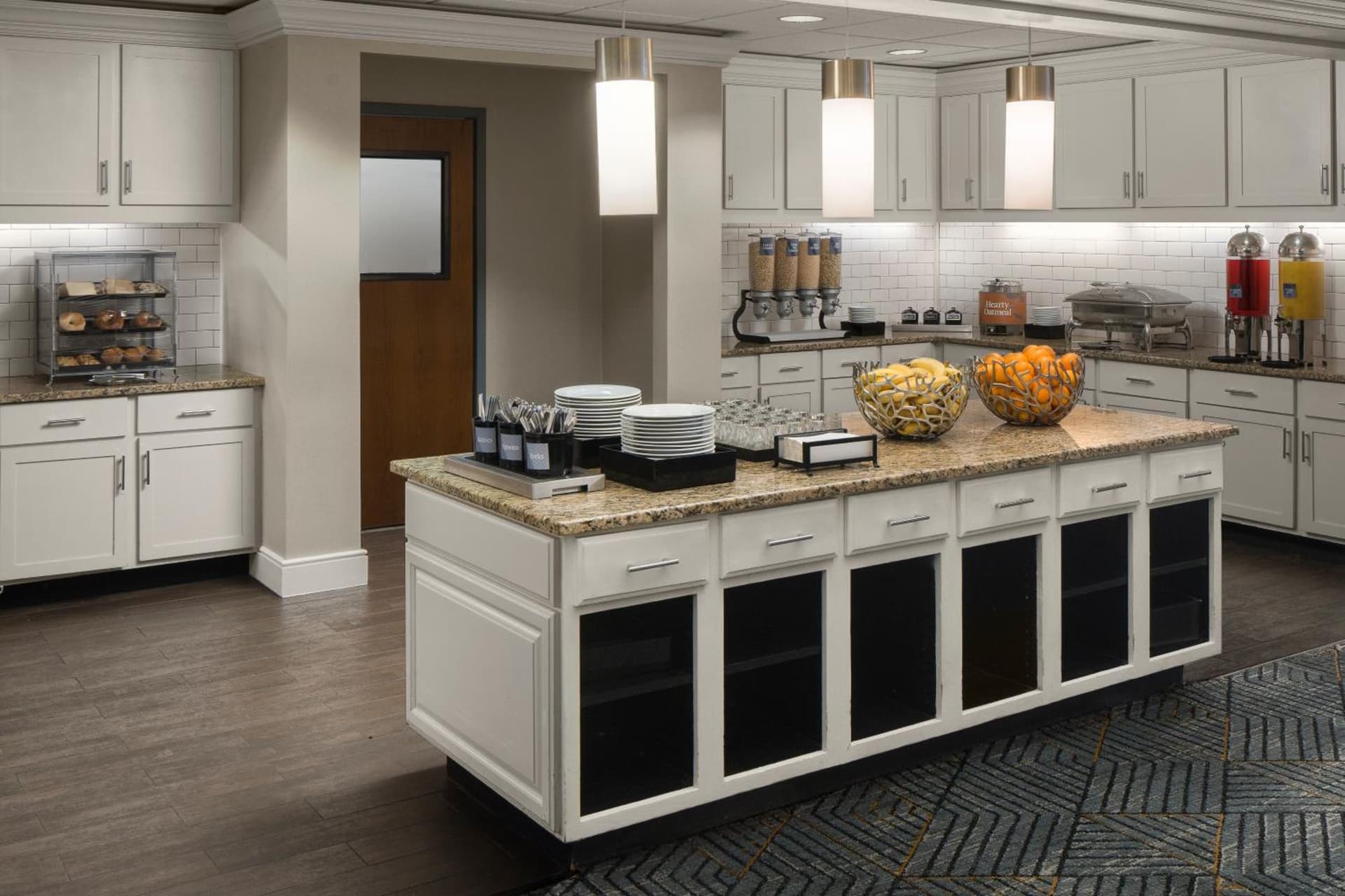 Homewood Suites by Hilton Hillsboro Beaverton property views in Beaverton, OR — gallery photo 3