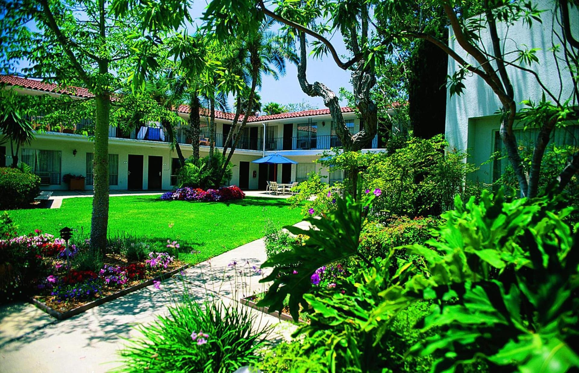 West Beach Inn, a Coast Hotel interior in Santa Barbara, CA — gallery photo 2
