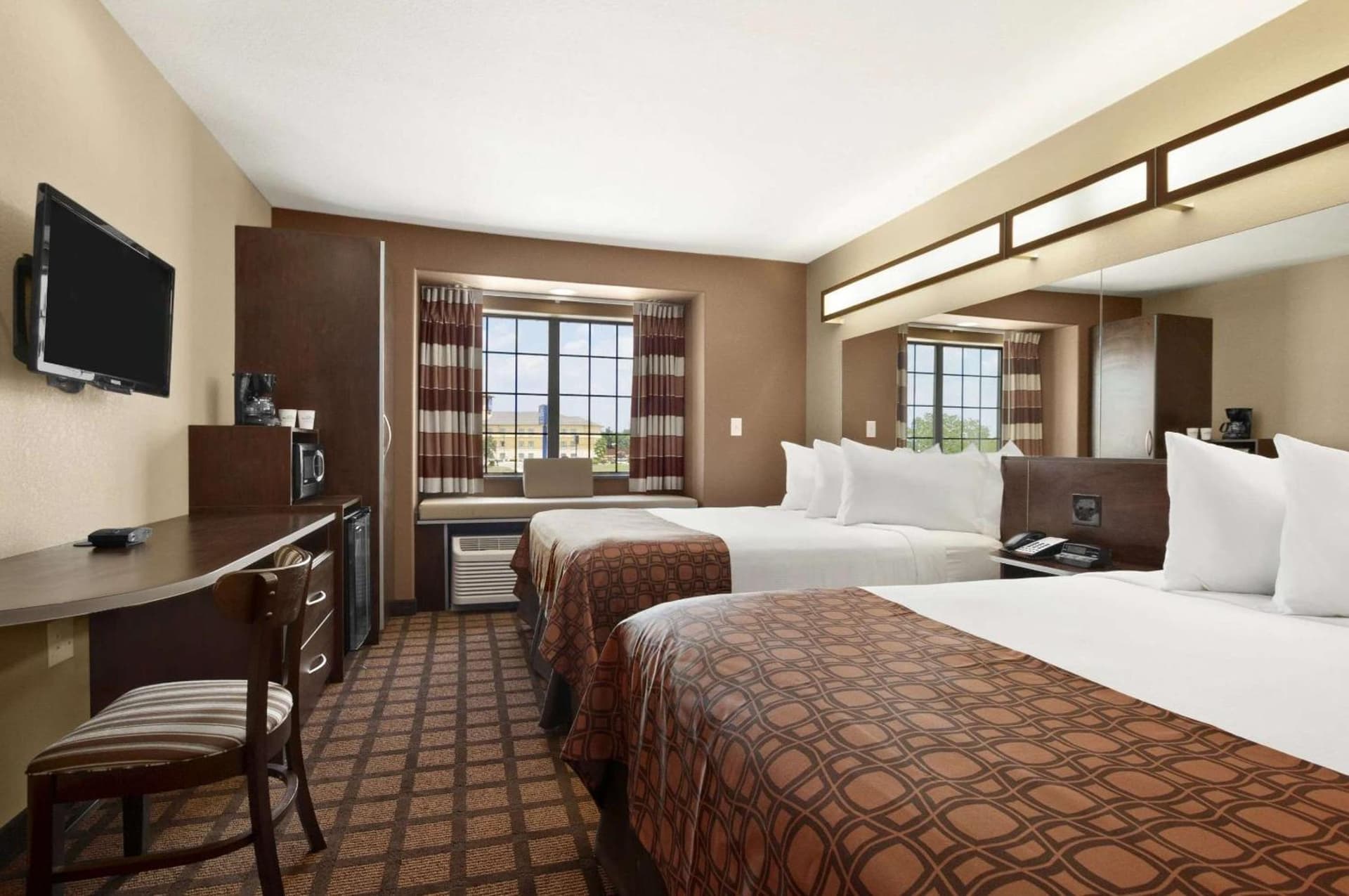 Garner Hotel Gonzales by IHG property views in Gonzales, TX — gallery photo 3