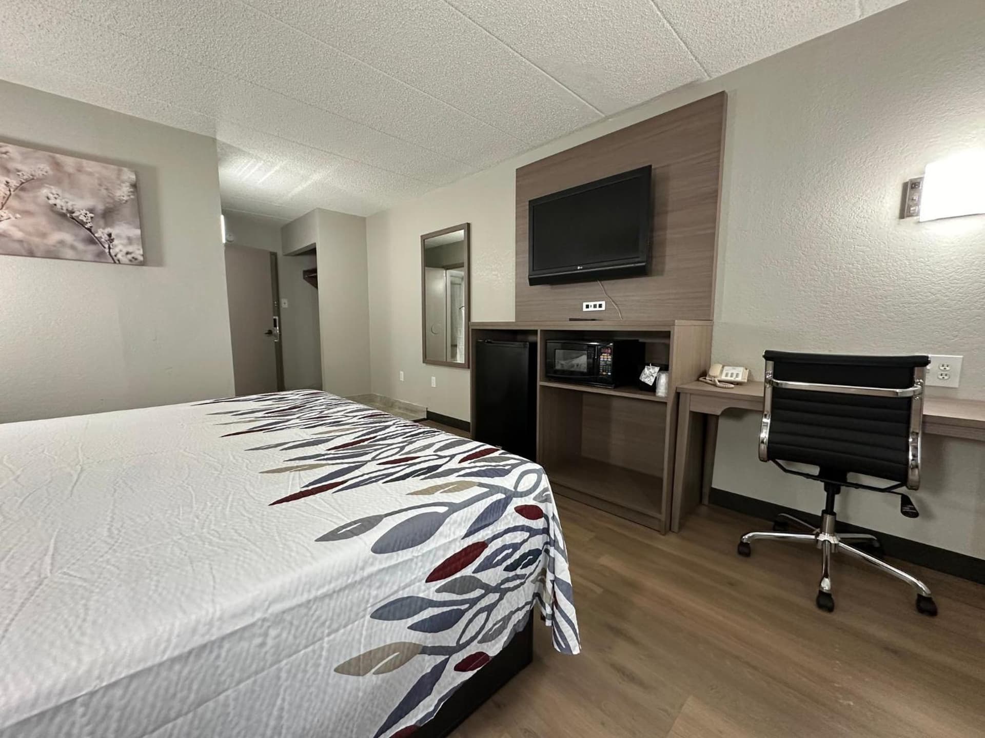 Red Roof Inn Richmond, VA - W Broad St gallery photo in Richmond, VA — image 10