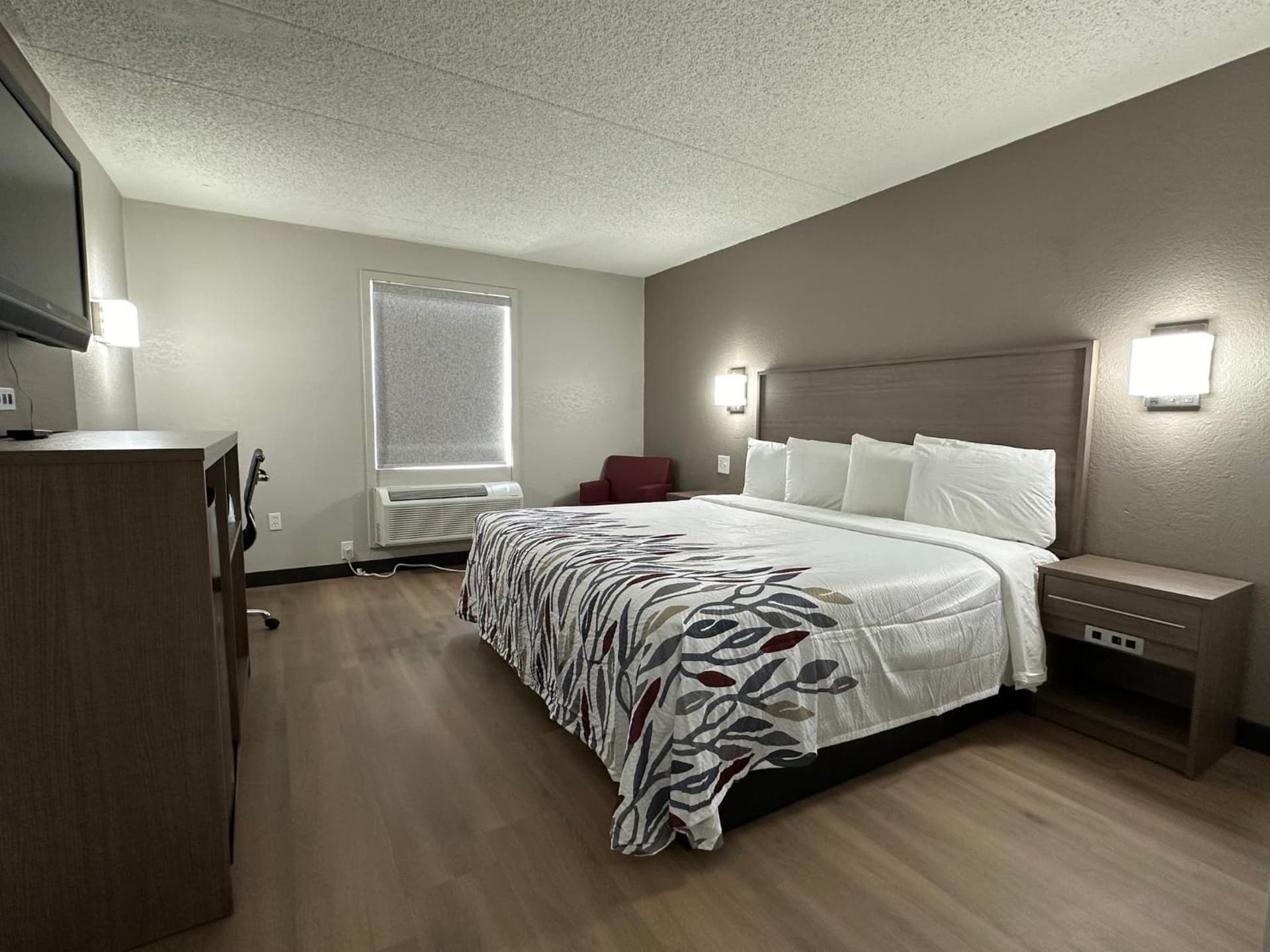 Red Roof Inn Richmond, VA - W Broad St gallery photo in Richmond, VA — image 5