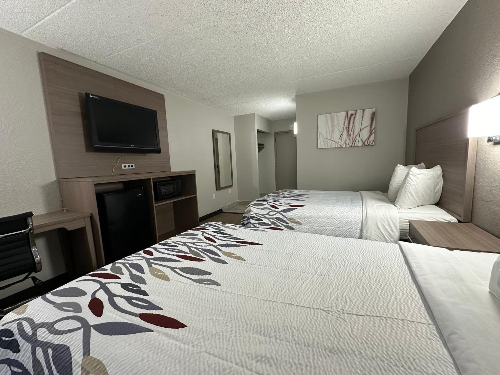 Red Roof Inn Richmond, VA - W Broad St gallery photo in Richmond, VA — image 9
