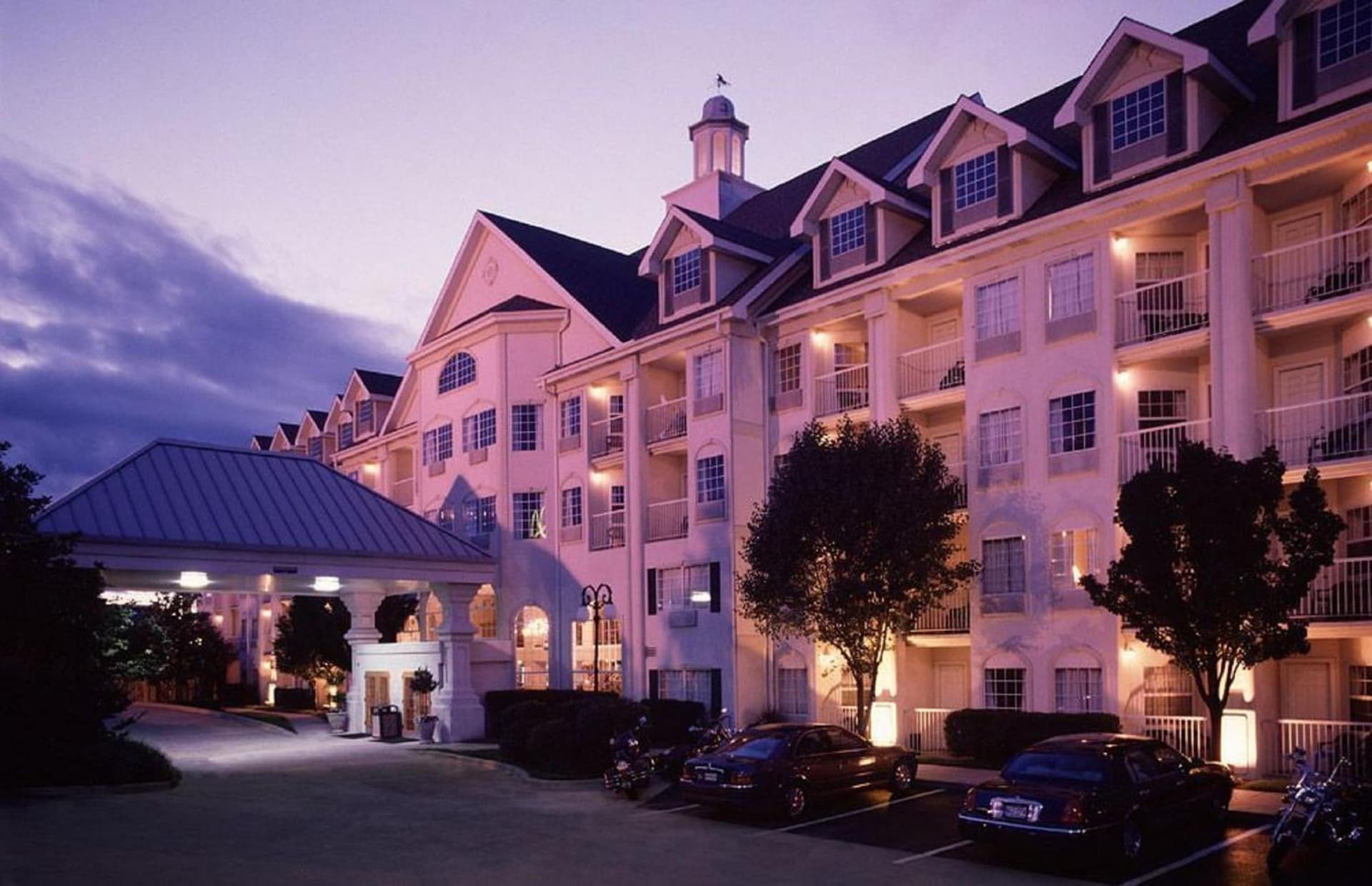 Hotel Grand Victorian featured exterior or lobby in Branson, MO — similar hotel