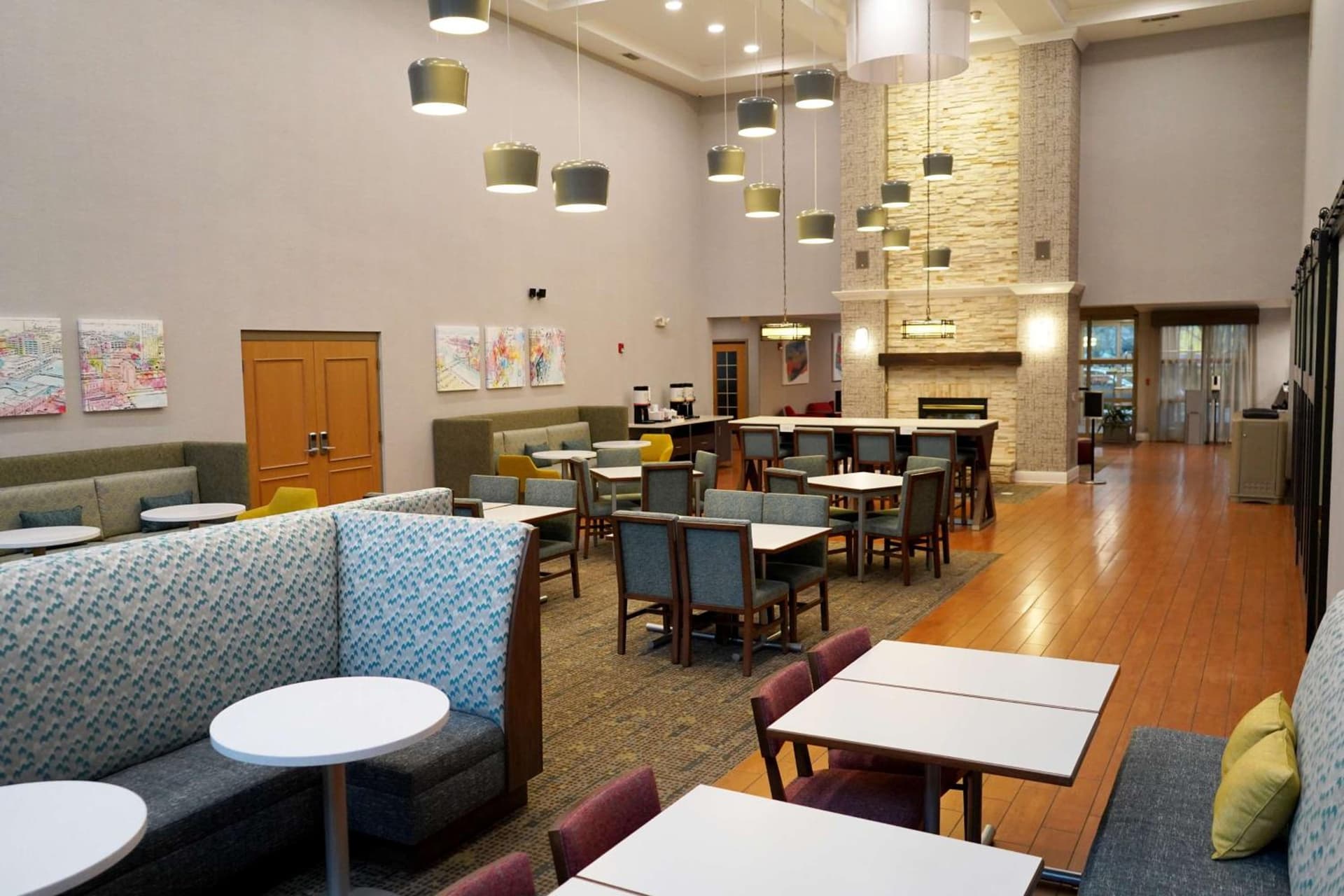 Hampton Inn & Suites Chicago/Aurora gallery photo in Aurora, IL — image 15