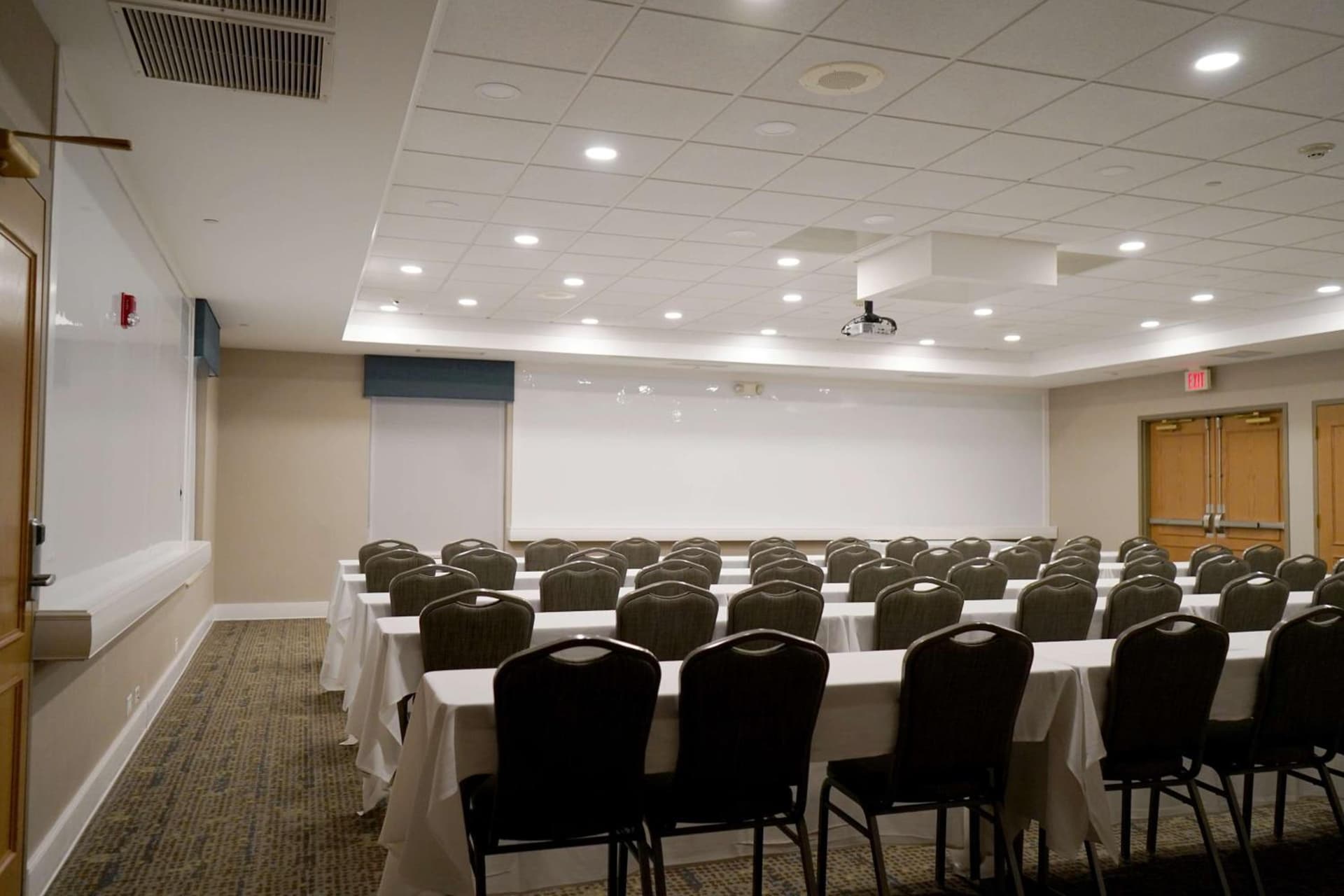 Hampton Inn & Suites Chicago/Aurora gallery photo in Aurora, IL — image 27