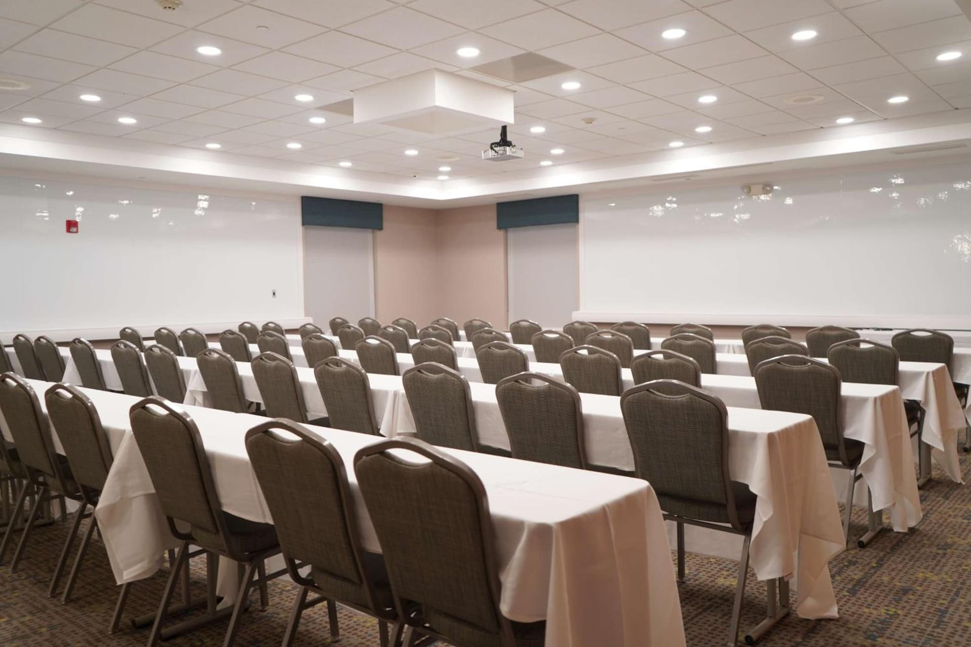 Hampton Inn & Suites Chicago/Aurora gallery photo in Aurora, IL — image 33