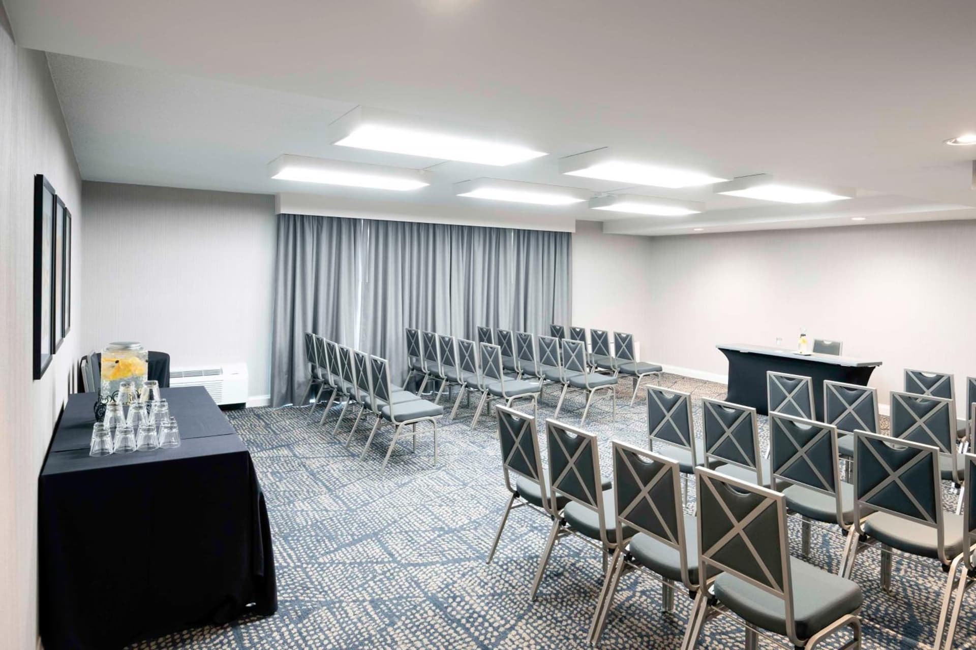 DoubleTree by Hilton Hotel and Conference Center Chicago North Shore gallery photo in Skokie, IL — image 20