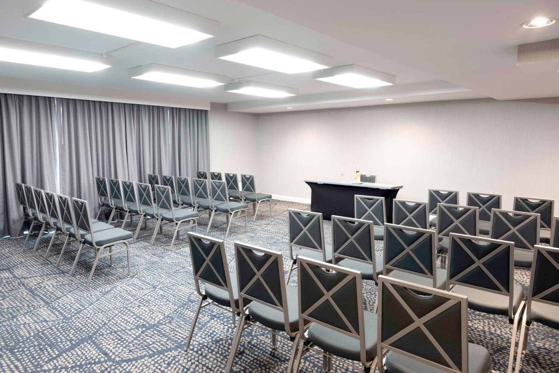 DoubleTree by Hilton Hotel and Conference Center Chicago North Shore gallery photo in Skokie, IL — image 53