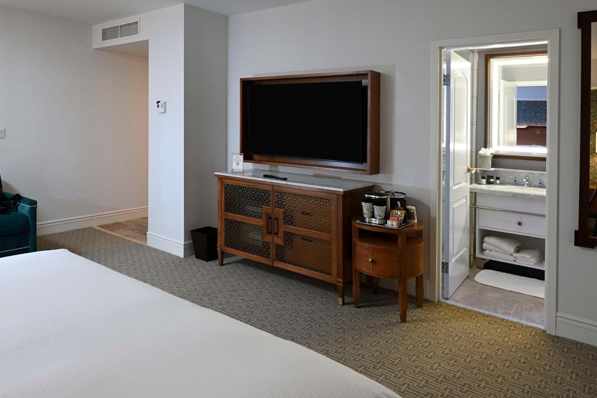 Hotel Roanoke & Conference Center, Curio Collection by Hilton gallery photo in Roanoke, VA — image 70