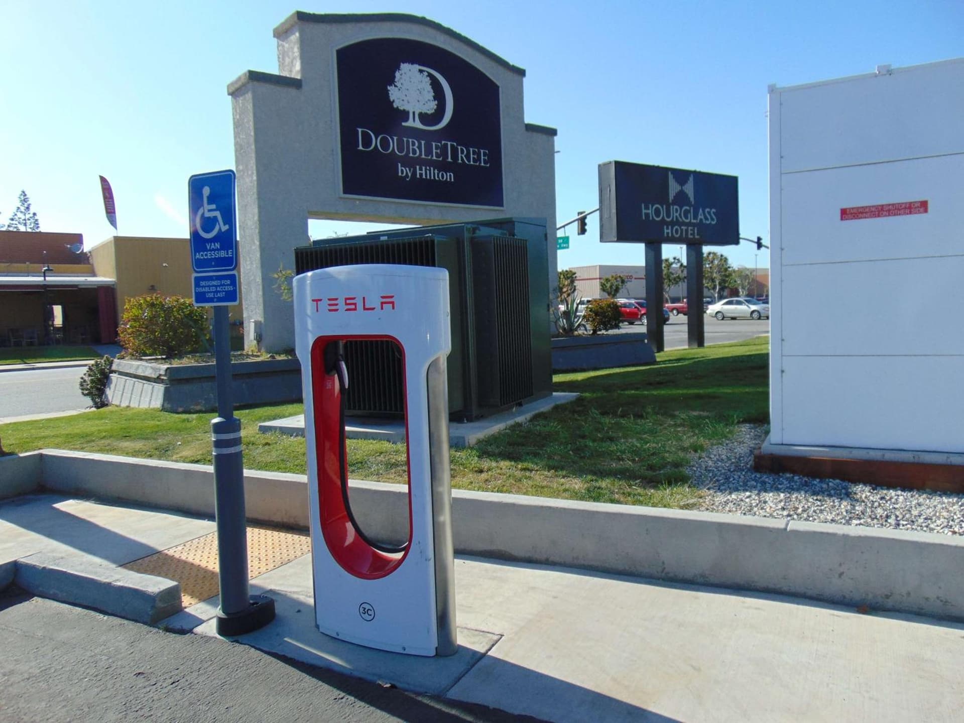 DoubleTree by Hilton Bakersfield gallery photo in Bakersfield, CA — image 19