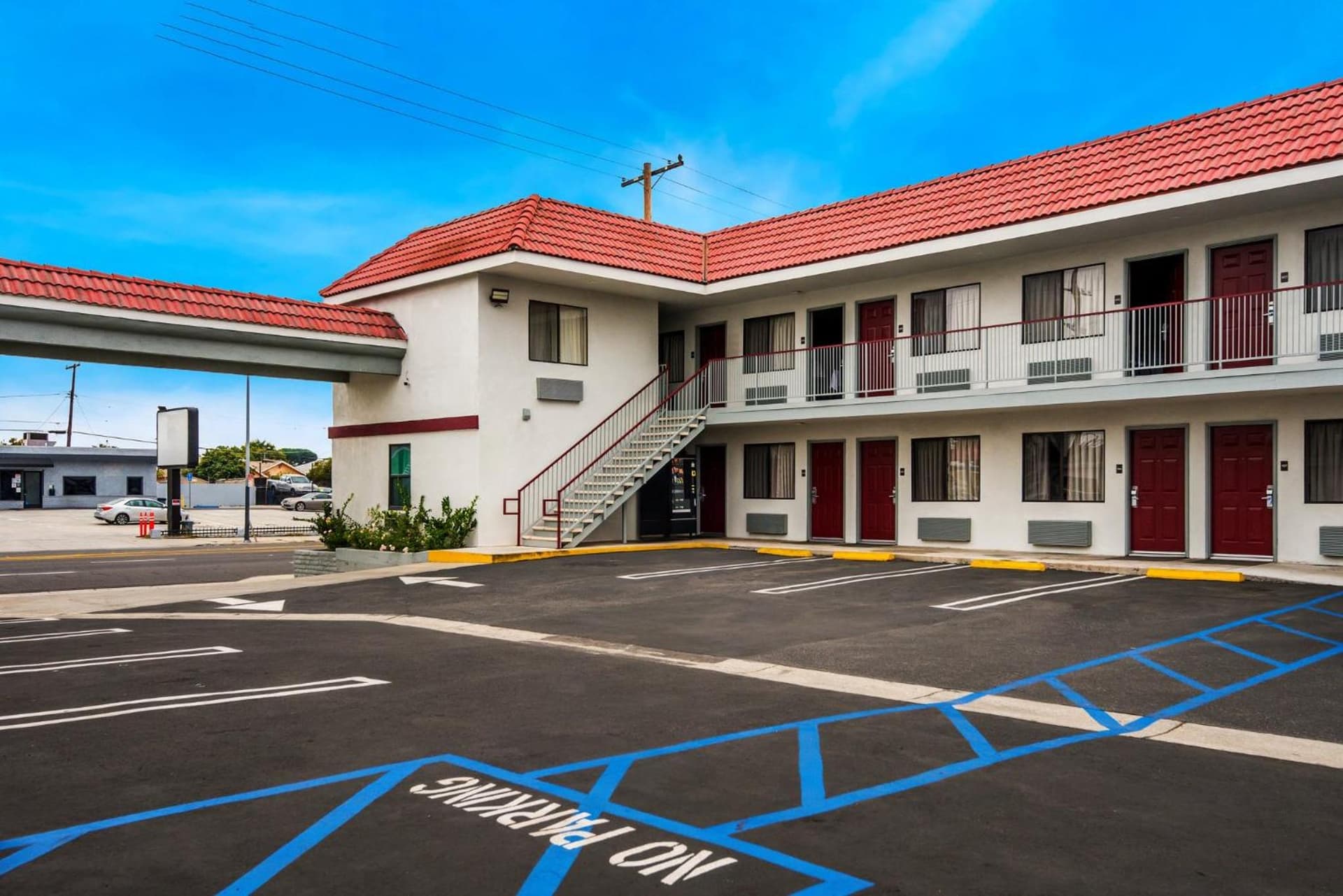 Red Roof Inn Los Angeles - Wilmington, CA property views in Wilmington — gallery photo 3