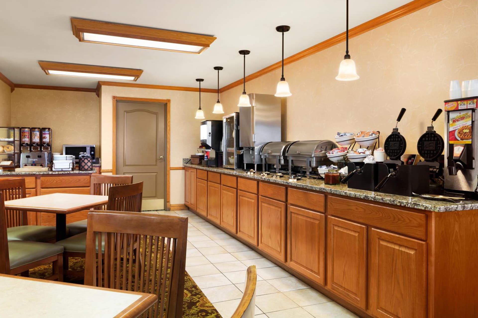 Country Inn & Suites by Radisson Kenosha - Pleasant Prairie gallery photo in Kenosha, WI — image 15