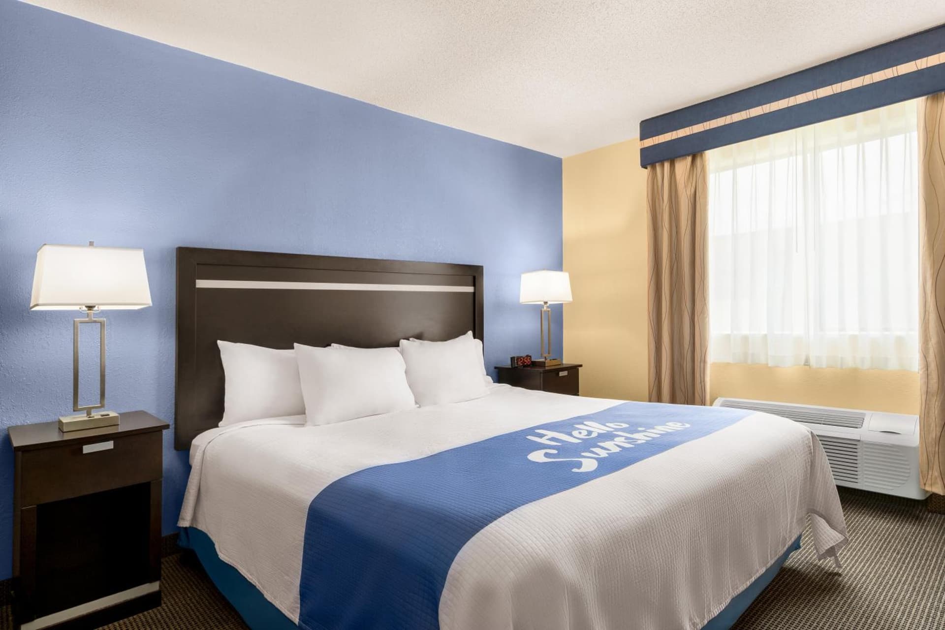 The Cayuga Inn at the Finger Lakes interior in Auburn, NY — gallery photo 2