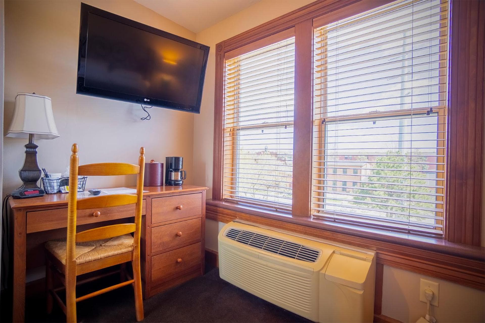 Nuks Executive Suites gallery photo in De Pere, WI — image 45