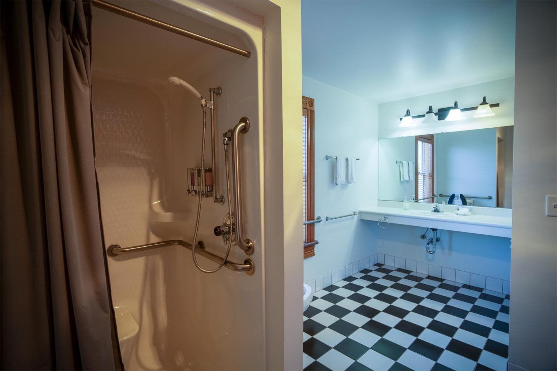 Nuks Executive Suites gallery photo in De Pere, WI — image 83