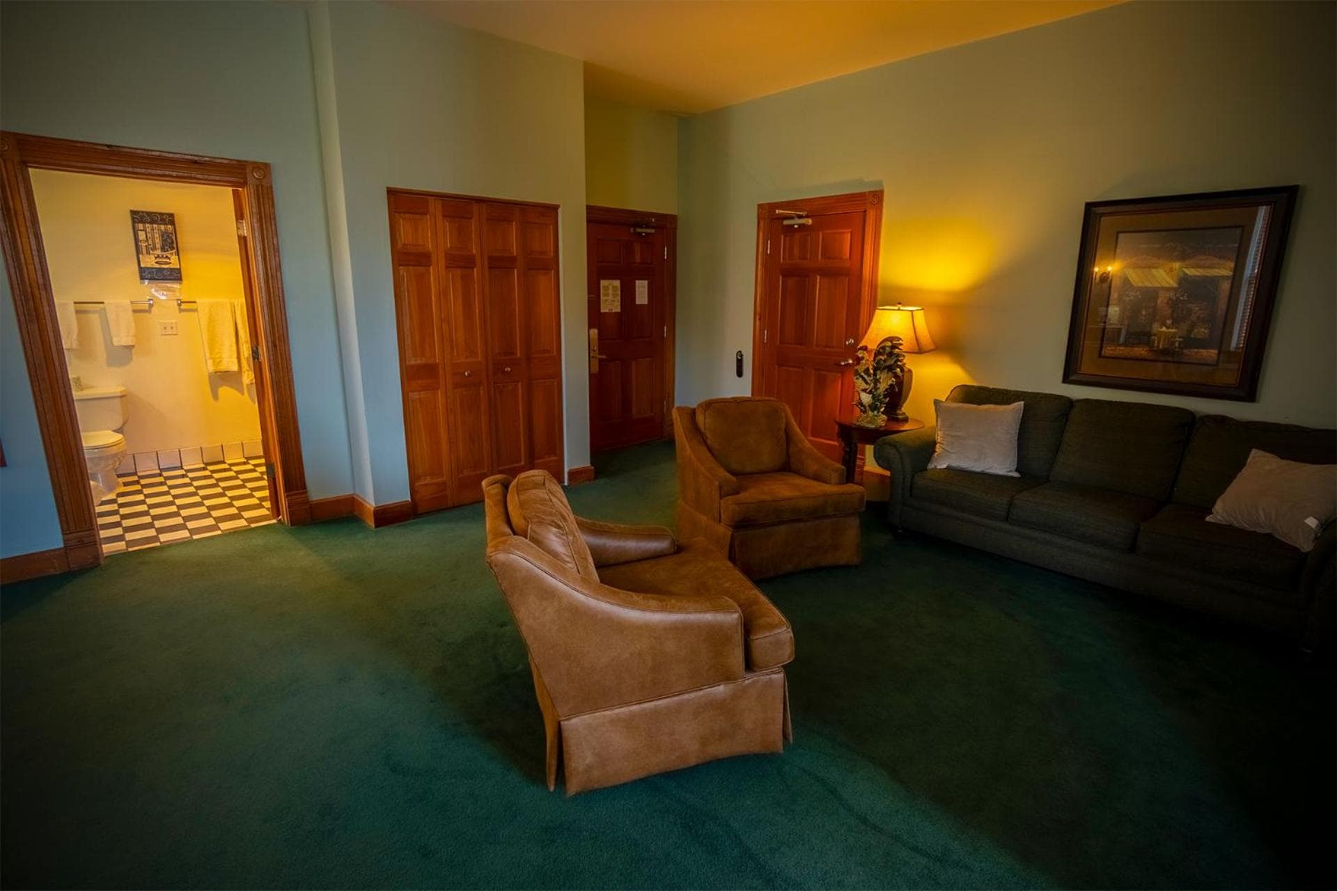 Nuks Executive Suites gallery photo in De Pere, WI — image 42