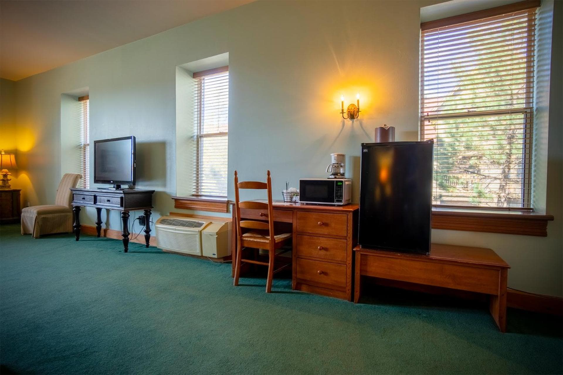 Nuks Executive Suites gallery photo in De Pere, WI — image 18