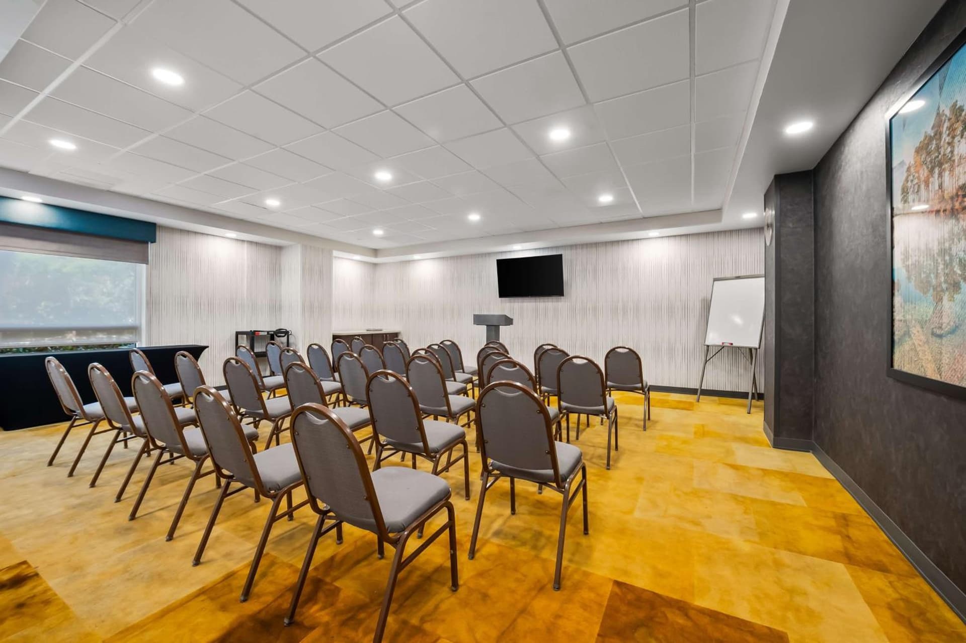 Hampton Inn & Suites Dallas Downtown property photo 26 of 33 in Dallas, Texas