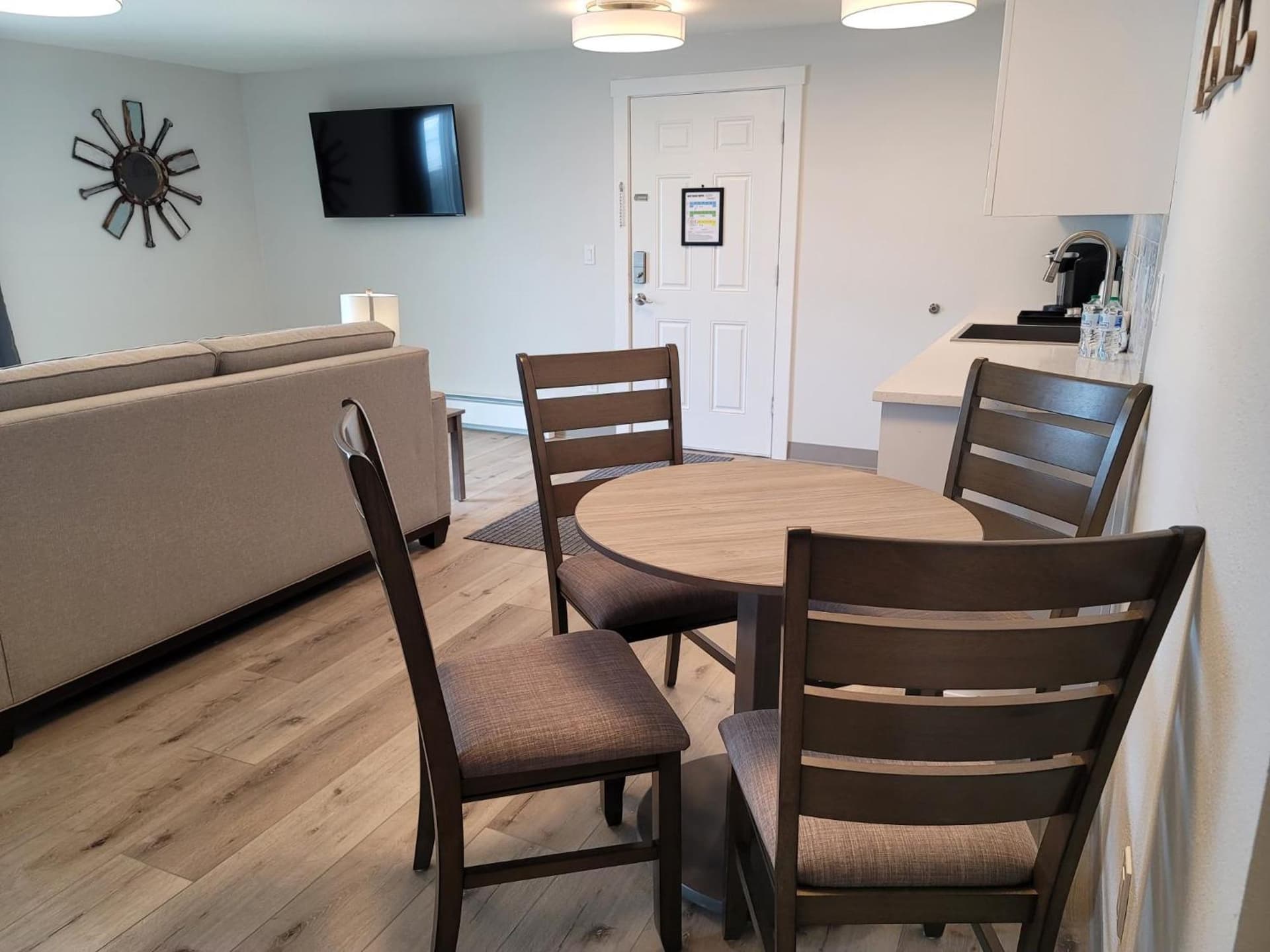West Beach Suites property views in Lincoln City, OR — gallery photo 3