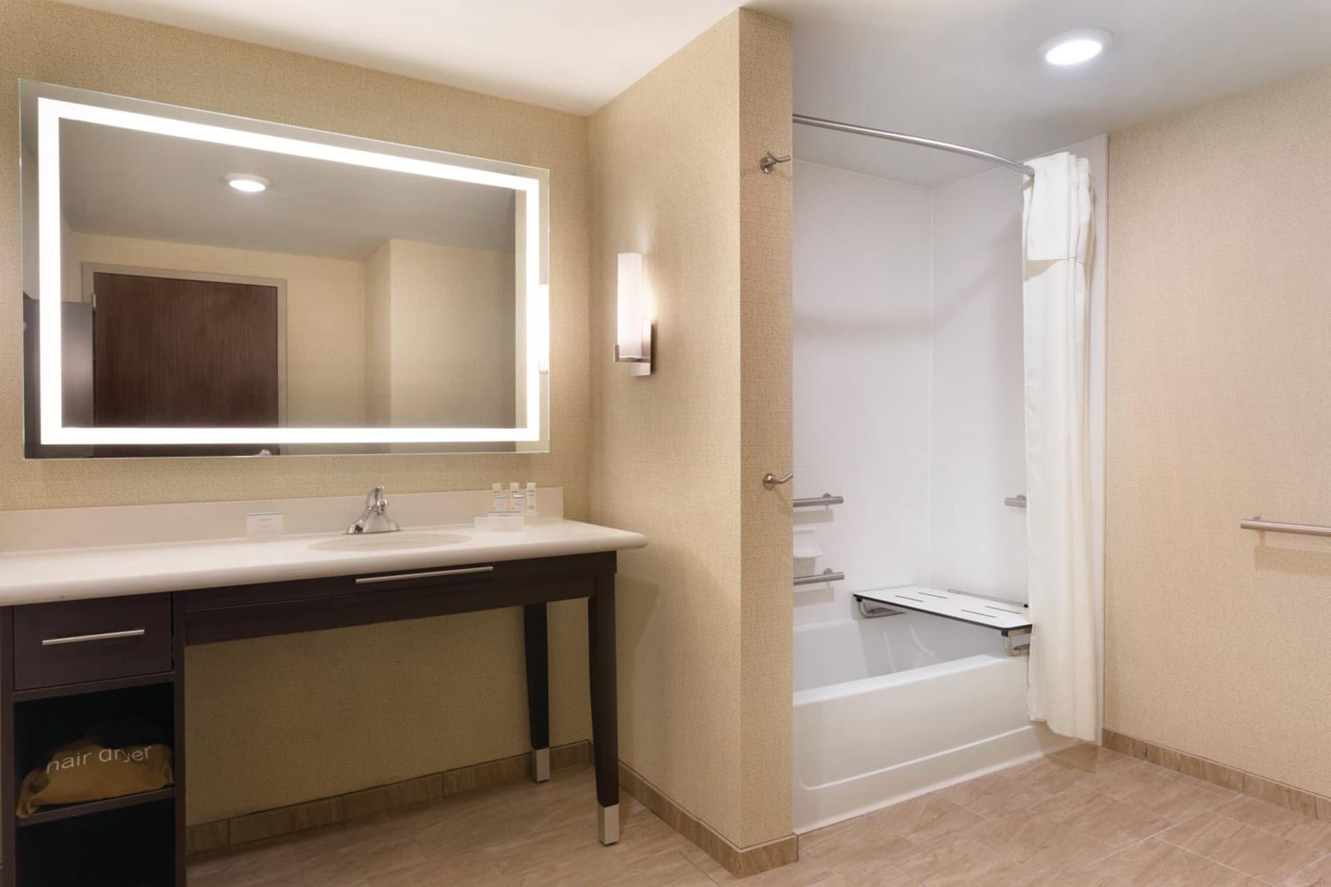 Homewood Suites by Hilton Ankeny gallery photo in Ankeny, IA — image 21