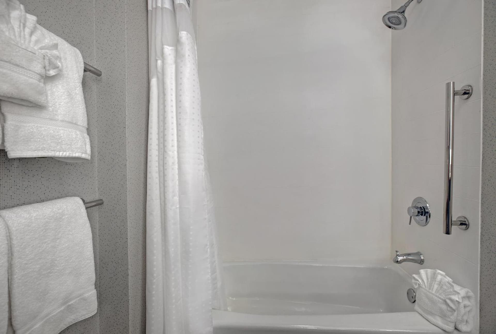 Holiday Inn Express & Suites - Milwaukee - Brookfield by IHG gallery photo in Brookfield, WI — image 73
