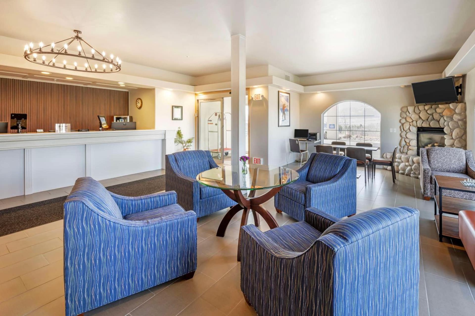 SureStay Plus by Best Western Enterprise property views in Enterprise, OR — gallery photo 3