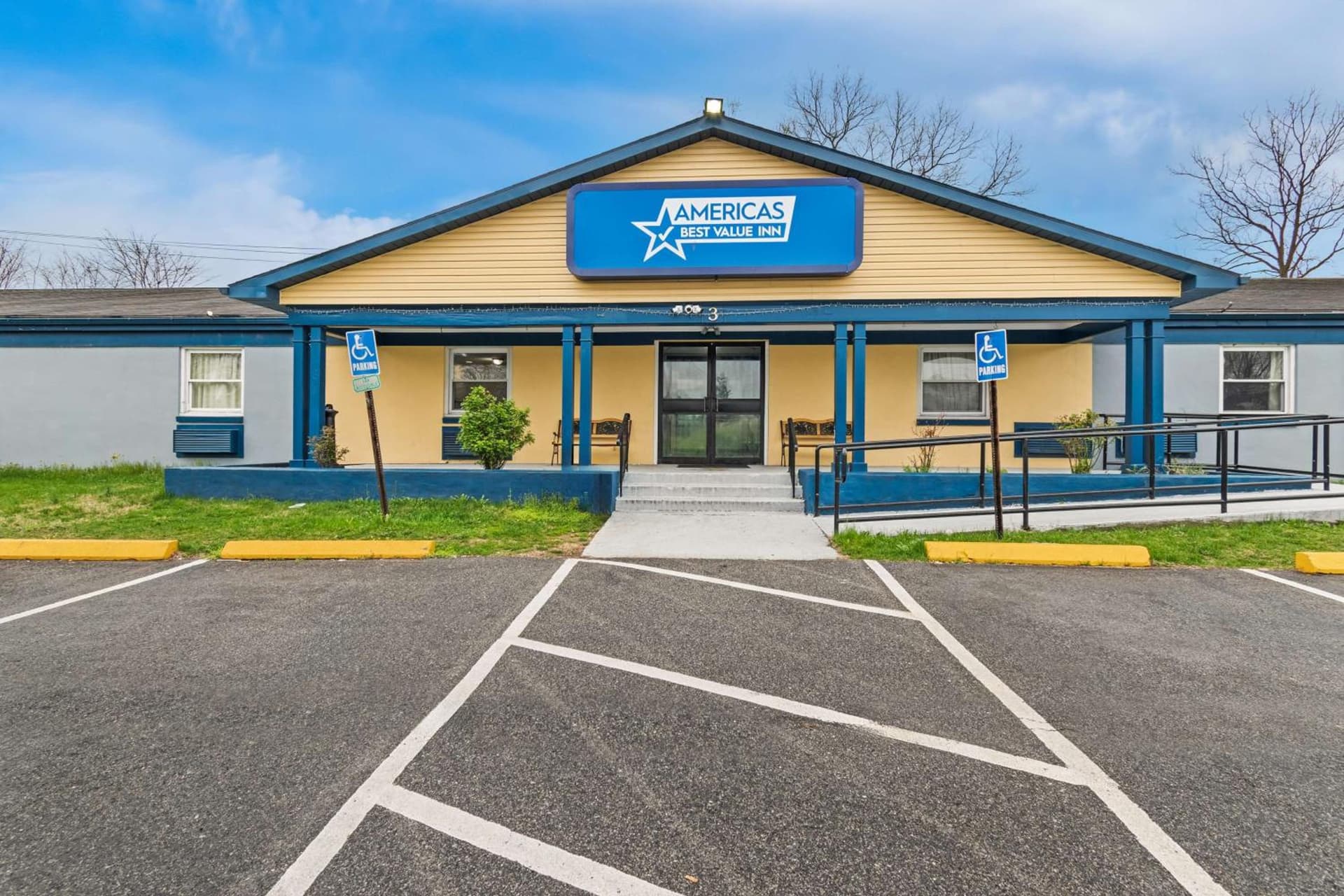 Americas Best Value Inn Carlisle featured exterior or lobby in Carlisle, PA — similar hotel