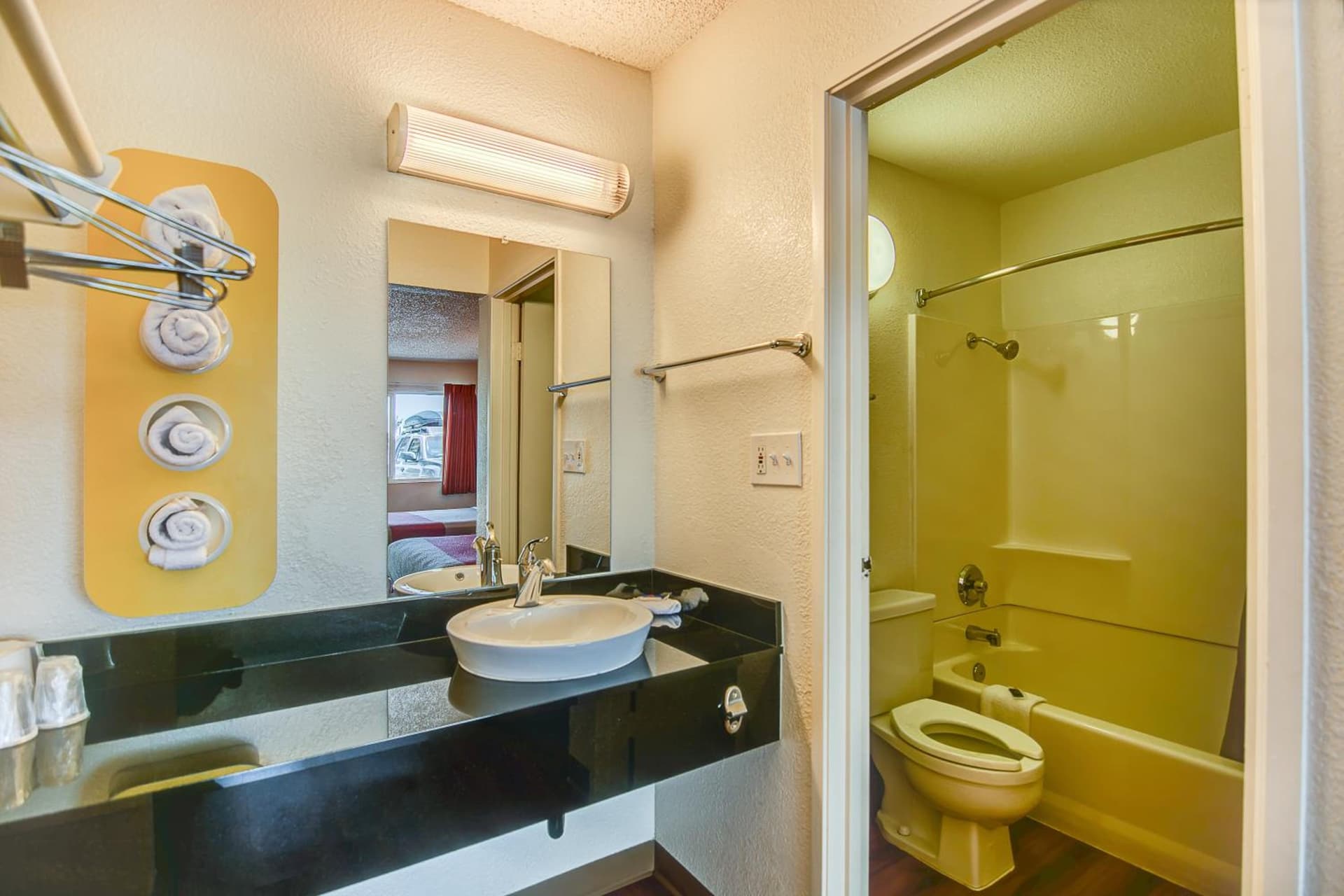 Motel 6-Stockton, CA - Charter Way West gallery photo in Stockton, CA — image 41