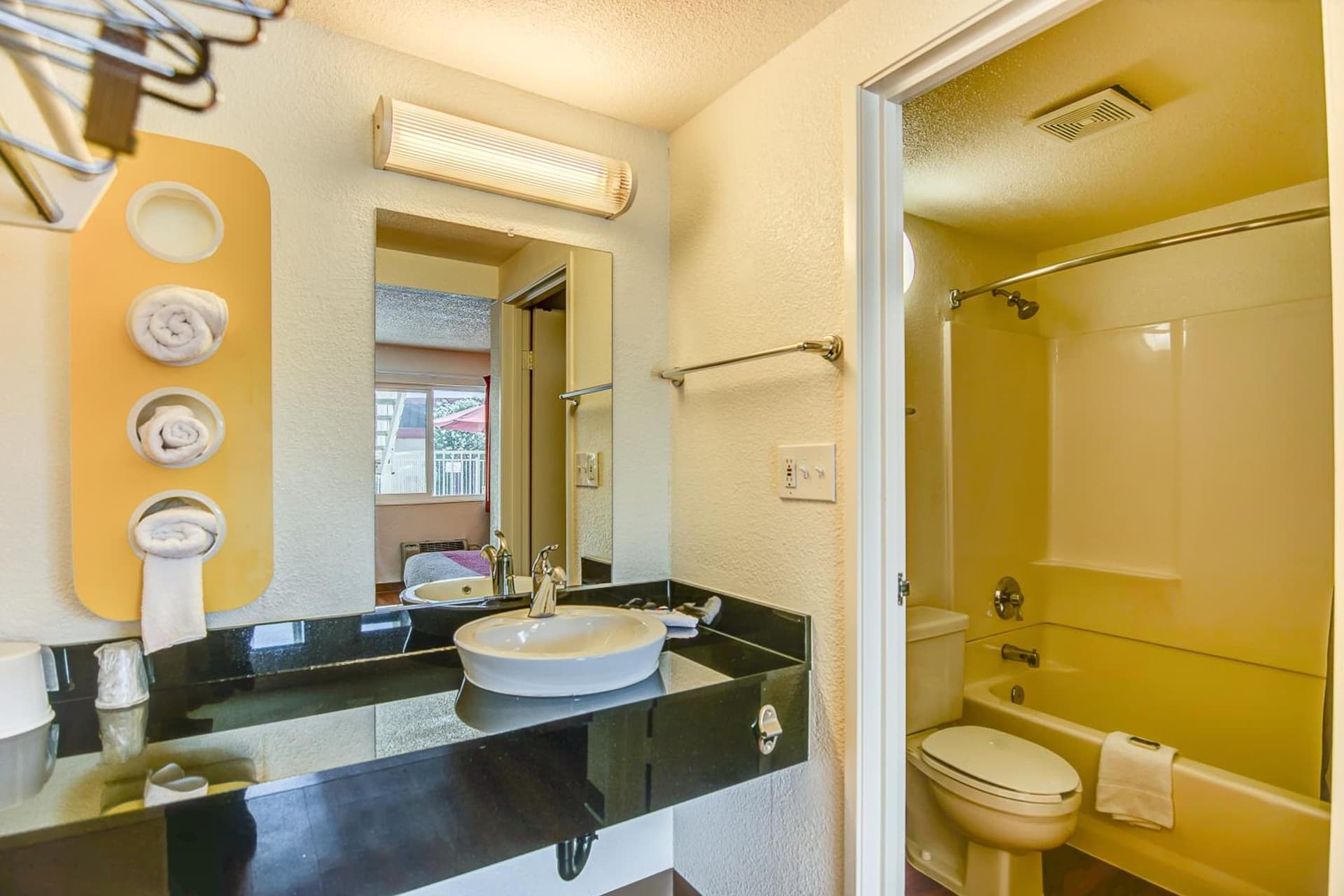 Motel 6-Stockton, CA - Charter Way West gallery photo in Stockton, CA — image 44