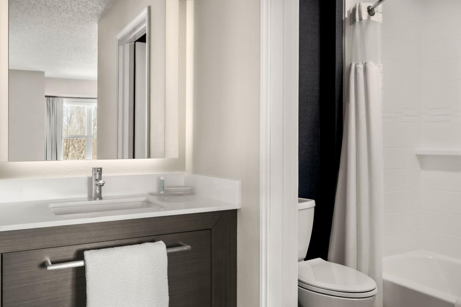 Residence Inn by Marriott Davenport gallery photo in Davenport, IA — image 8