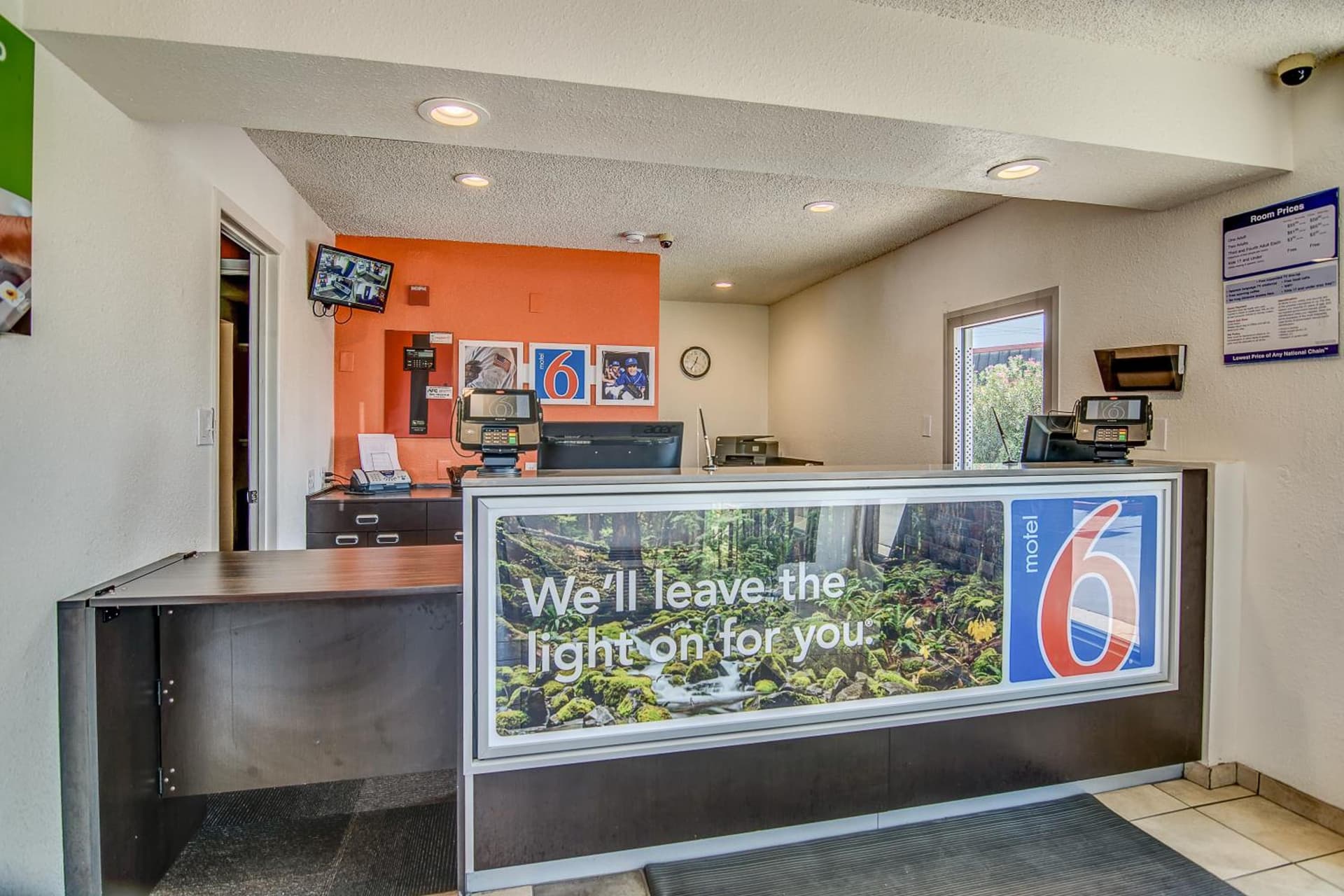 Motel 6-Stockton, CA - Charter Way West gallery photo in Stockton, CA — image 18