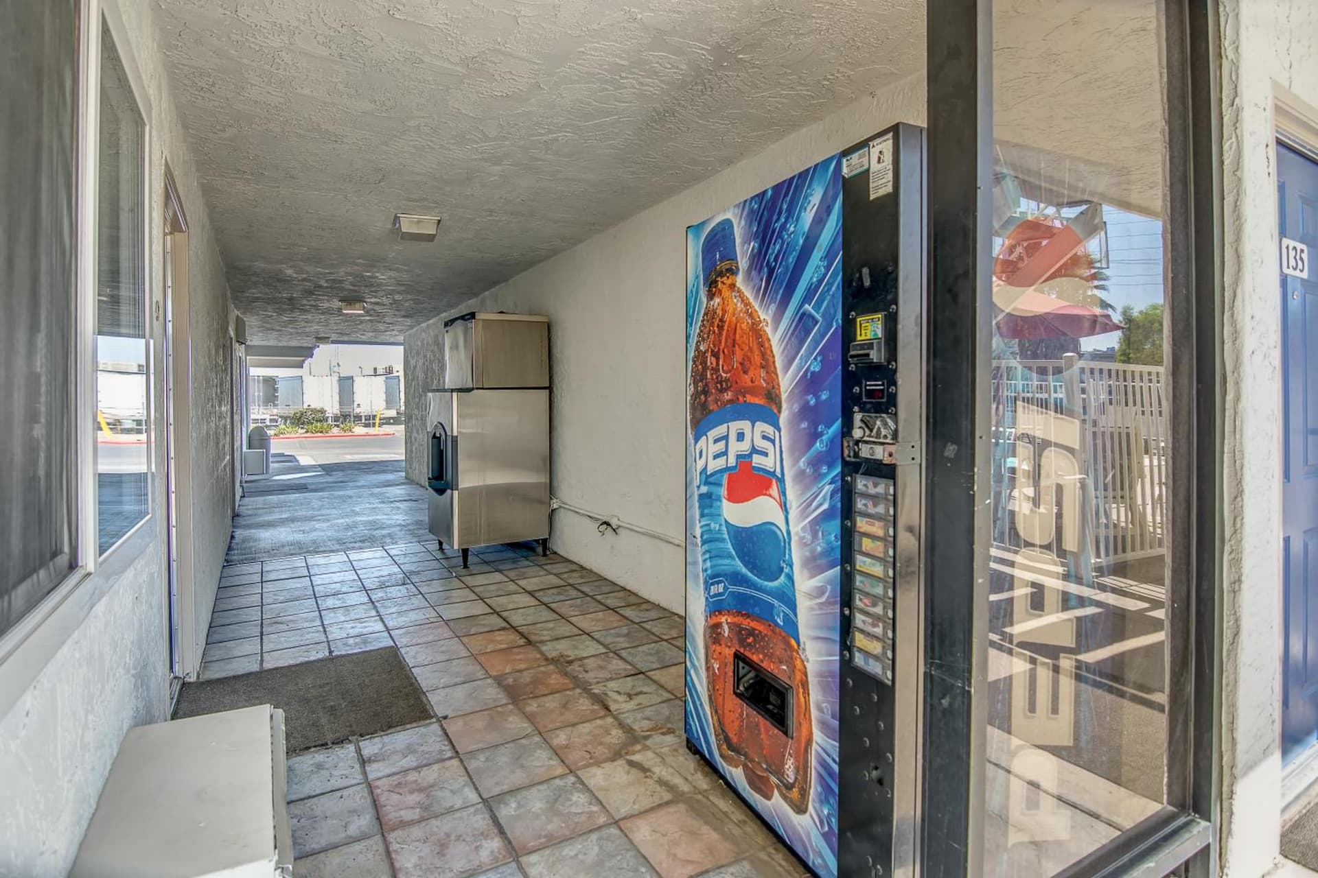 Motel 6-Stockton, CA - Charter Way West gallery photo in Stockton, CA — image 20
