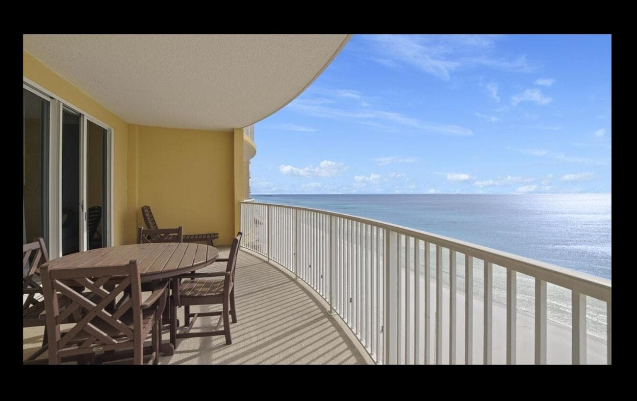 Beautiful Beachfront Views - The Retreat at Emerald Isle interior in Panama City Beach, FL — gallery photo 2