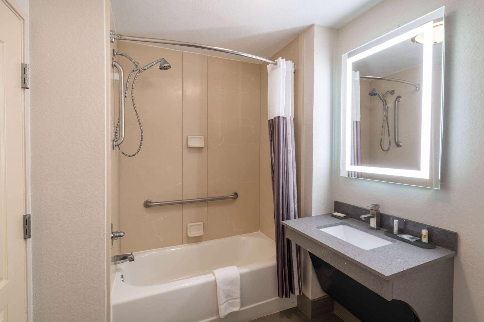La Quinta by Wyndham Prattville gallery photo in Prattville, AL — image 21