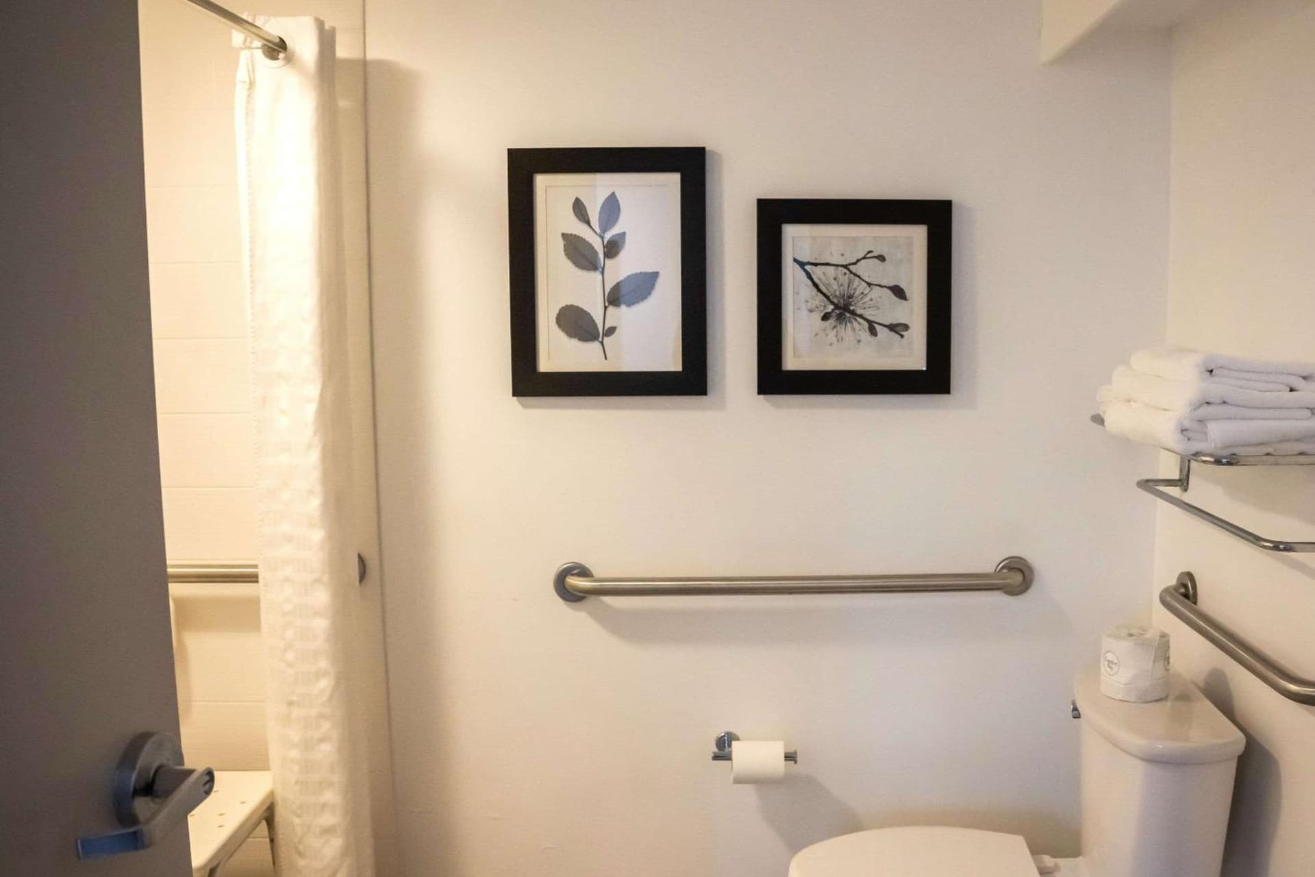 Country Inn & Suites by Radisson, Erie, PA gallery photo in Erie, PA — image 17